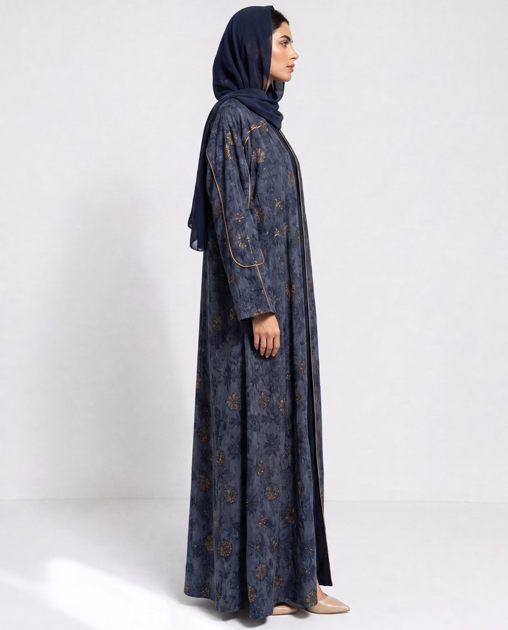 ABY 4590T ABAYA - EMAD RIZQ - MIRA Y MANO