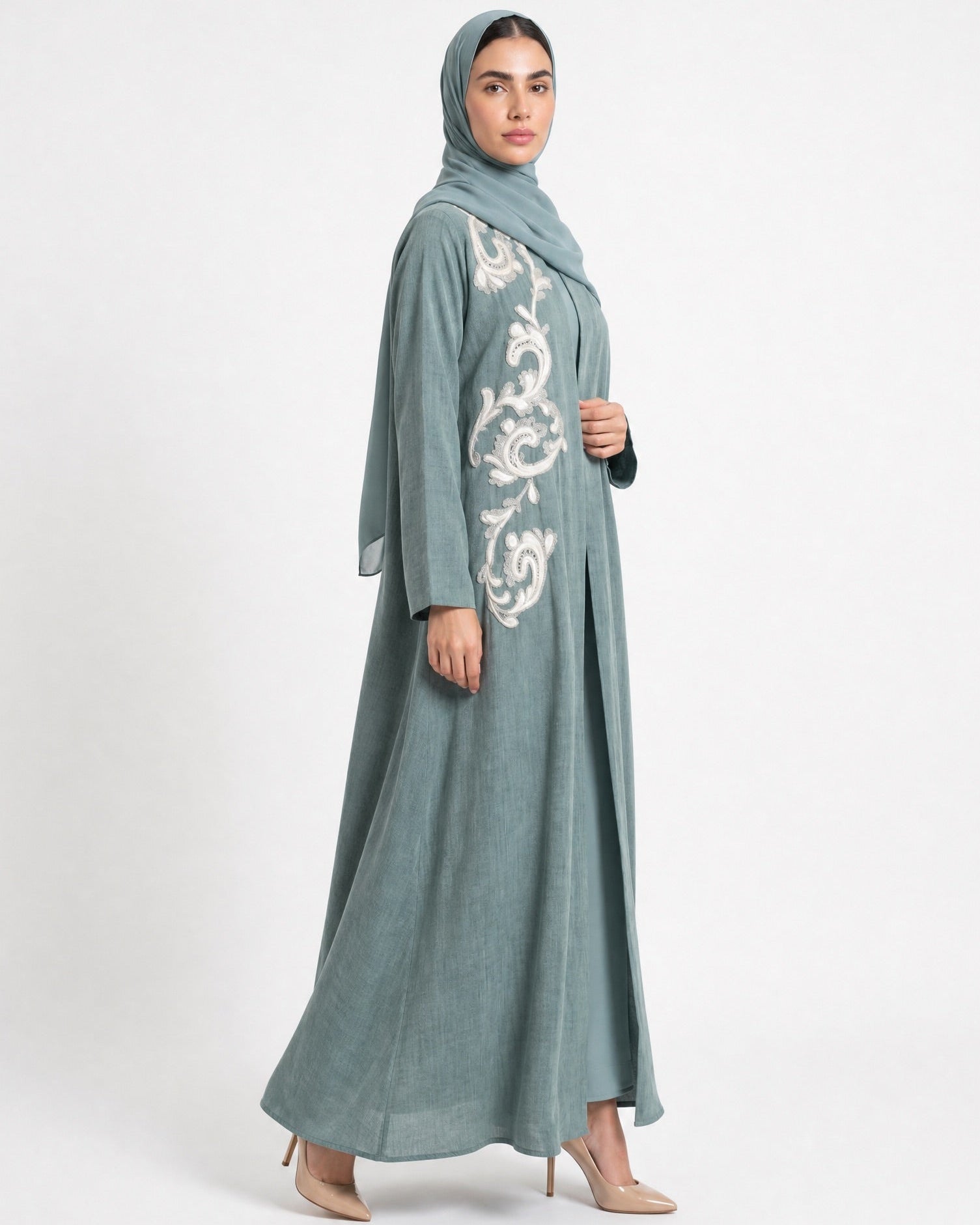 ABY 4606M ABAYA - EMAD RIZQ - MIRA Y MANO