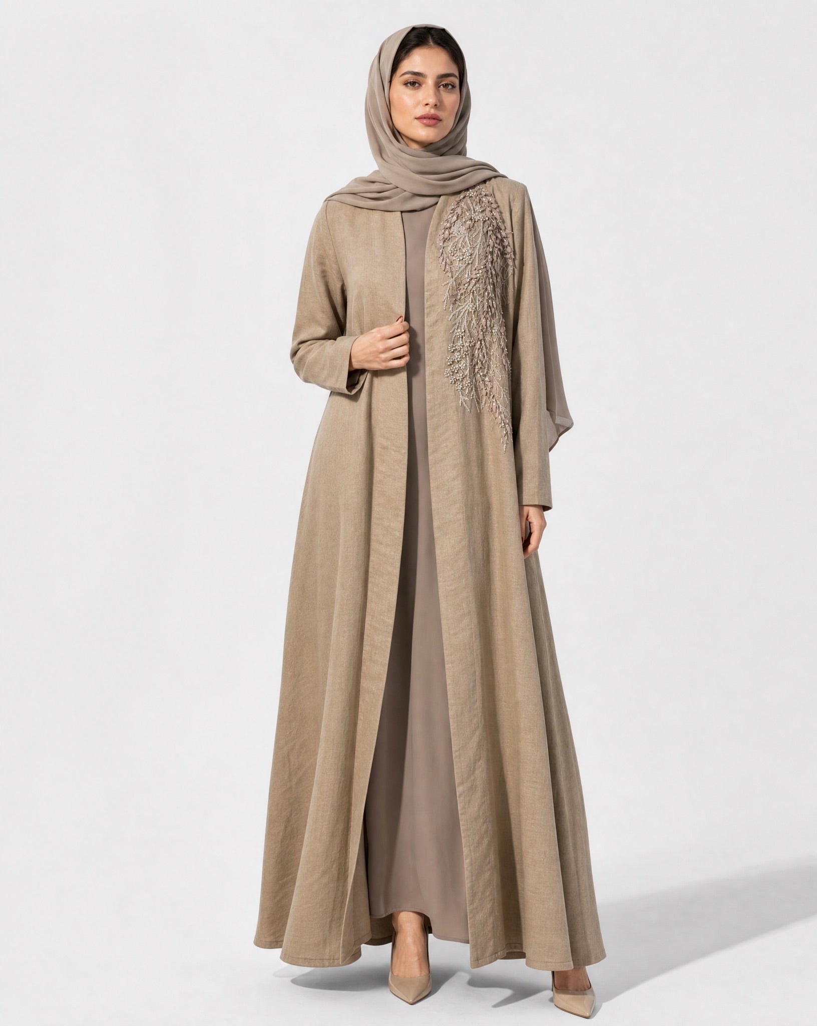 ABY 4612M ABAYA - EMAD RIZQ - MIRA Y MANO