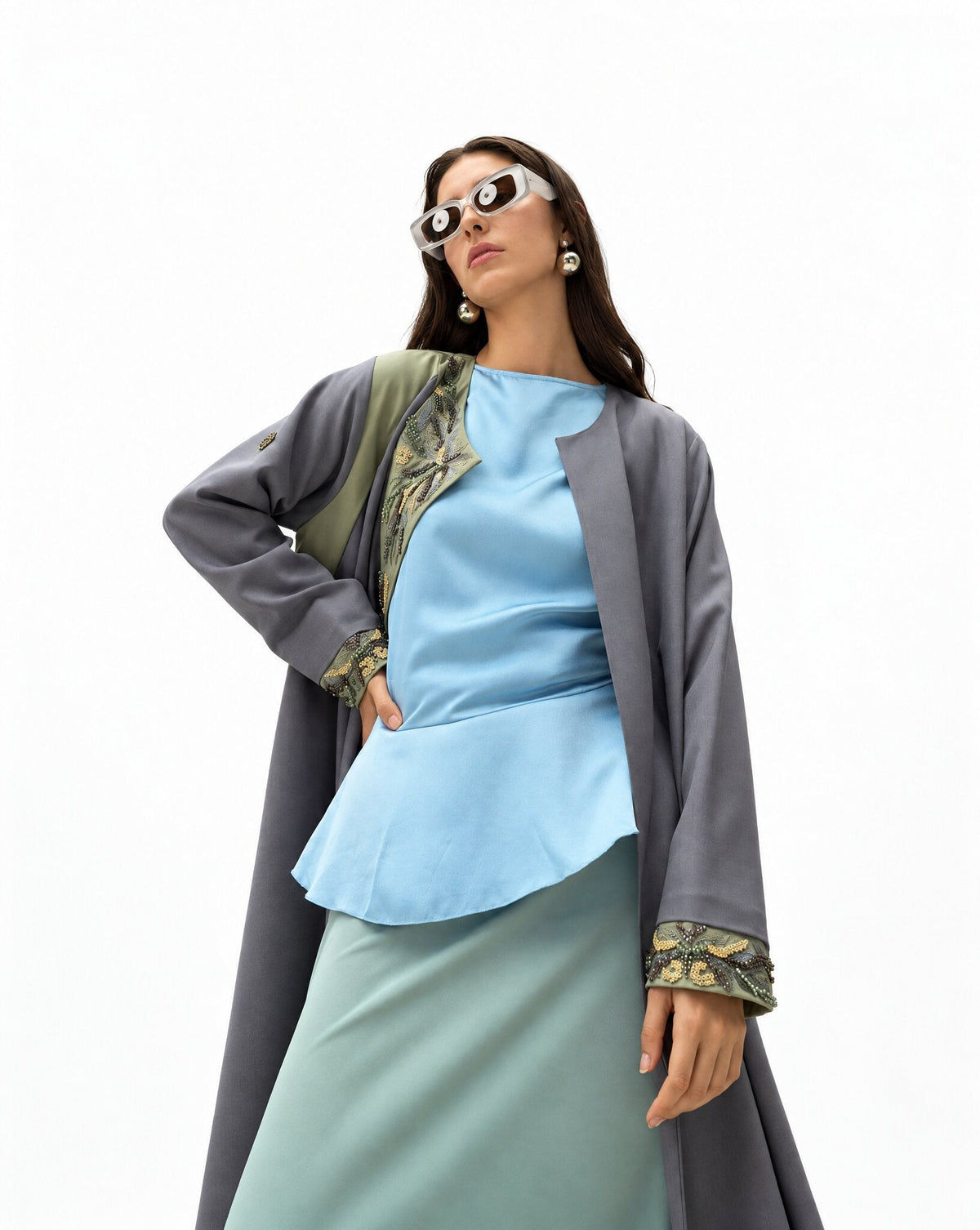 MS5-157 - Gray Crepe Abaya - MIRA Y MANO
