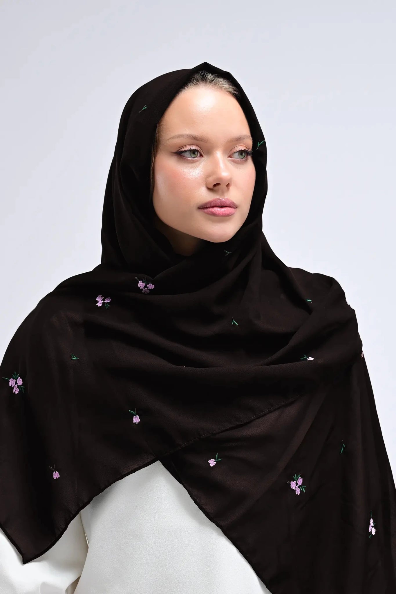 BM1045 SHADOW PETALS SCARF - FOULARD - MIRA Y MANO