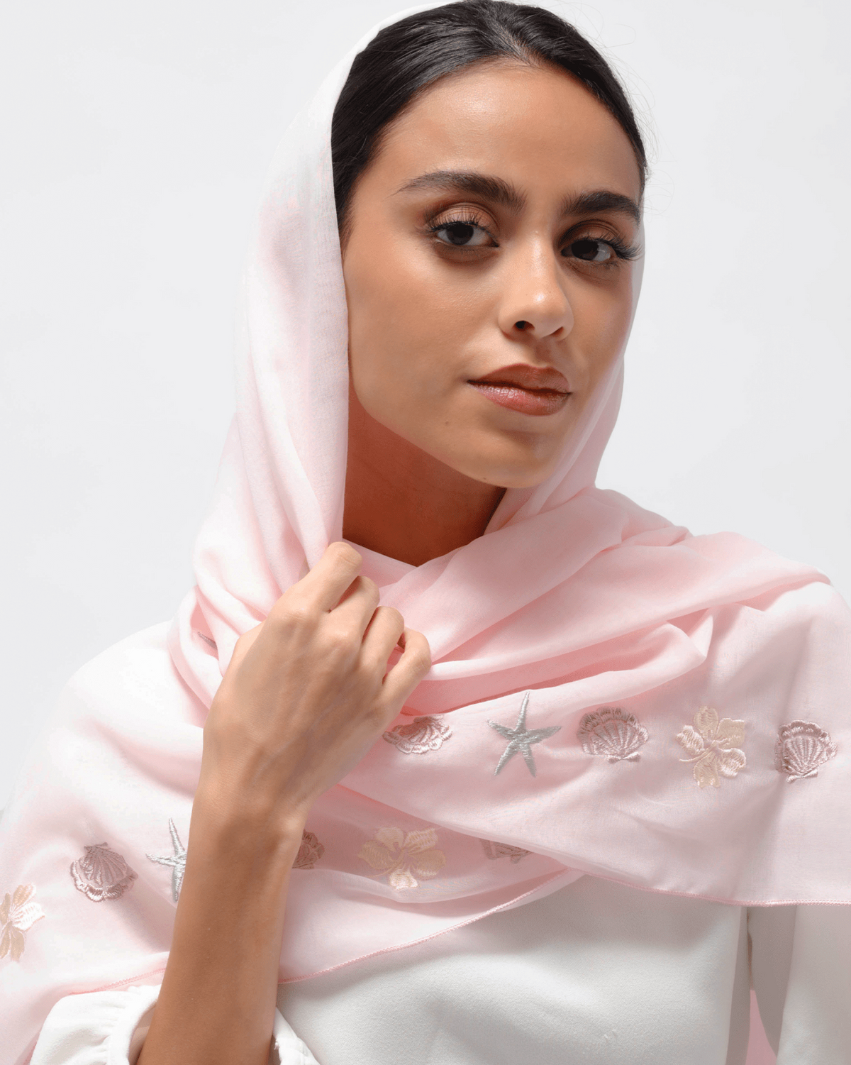 FL1010 - RIYAM SCARVE - MIRA Y MANO