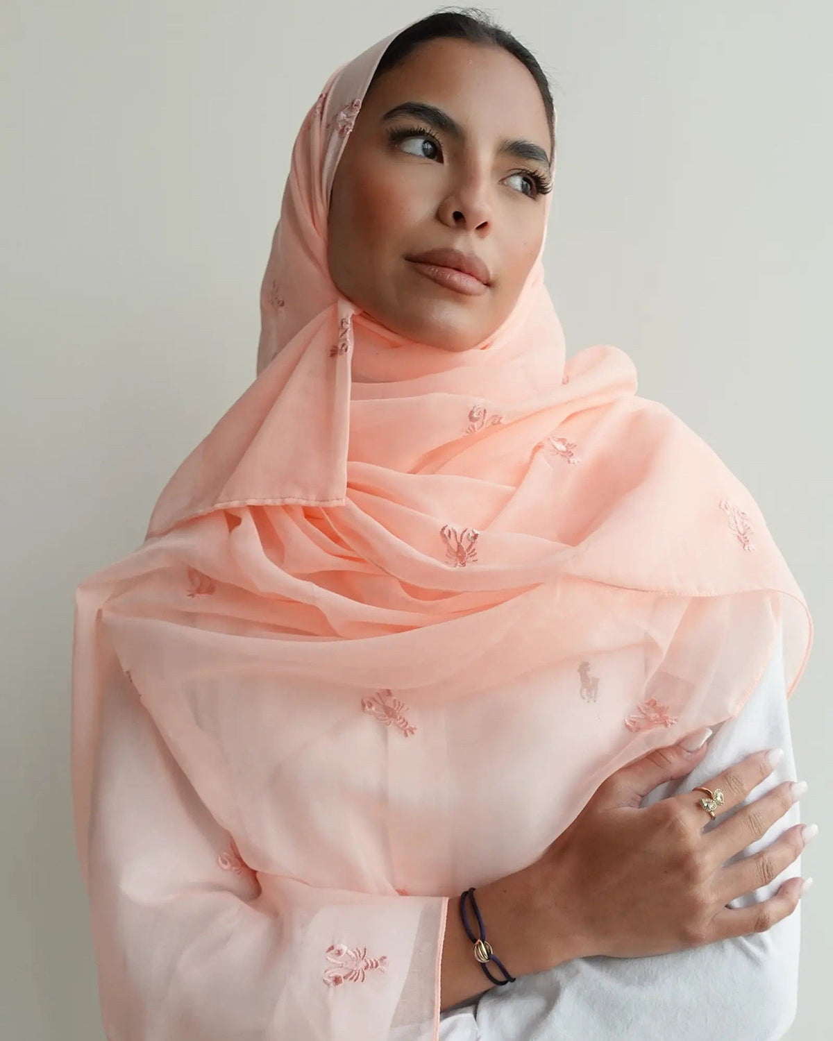 HM1017 Seaside Charm – وشاح شيفون بلون السلمون – صورة المنتج 2