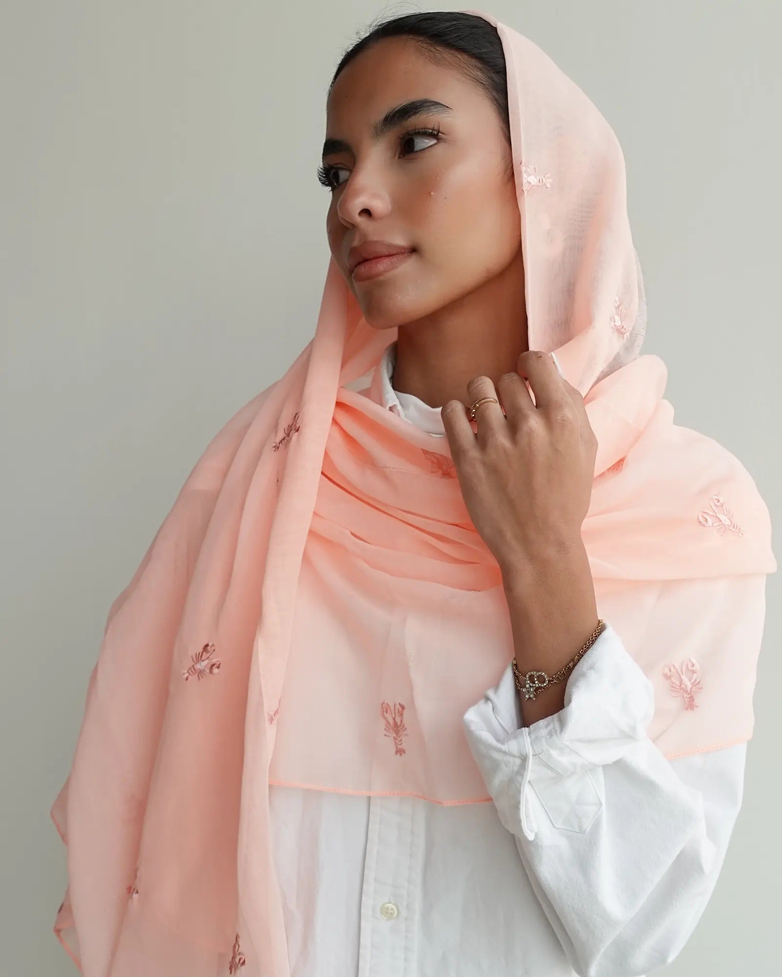 HM1017 Seaside Charm – Salmon Chiffon Scarf - FOULARD - MIRA Y MANO