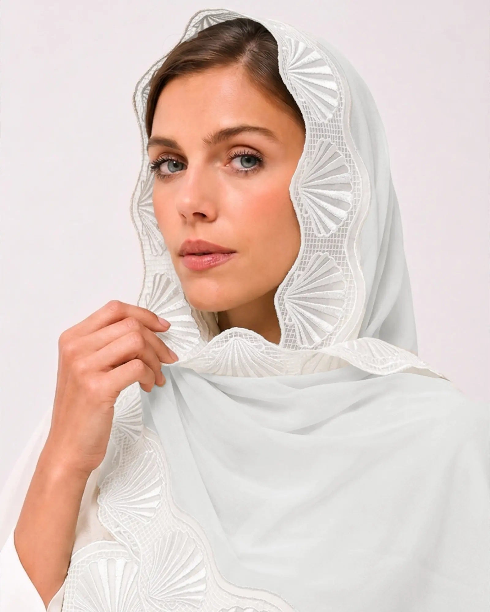 HM1018 Sea Pearl – White Chiffon Scarf - FOULARD - MIRA Y MANO