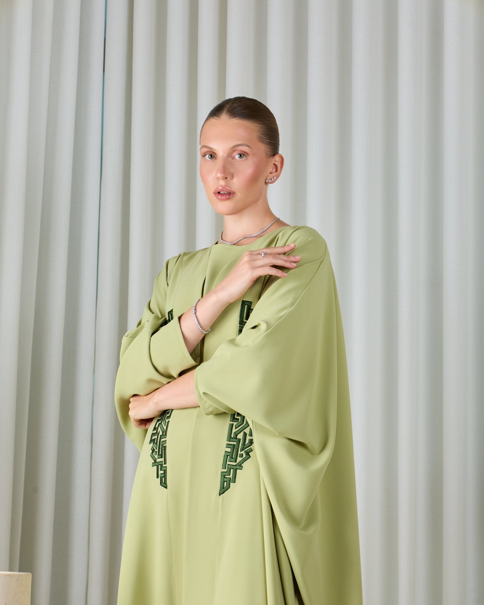 FC 806 ABAYA SET - FOUZ COUTURE - MIRA Y MANO