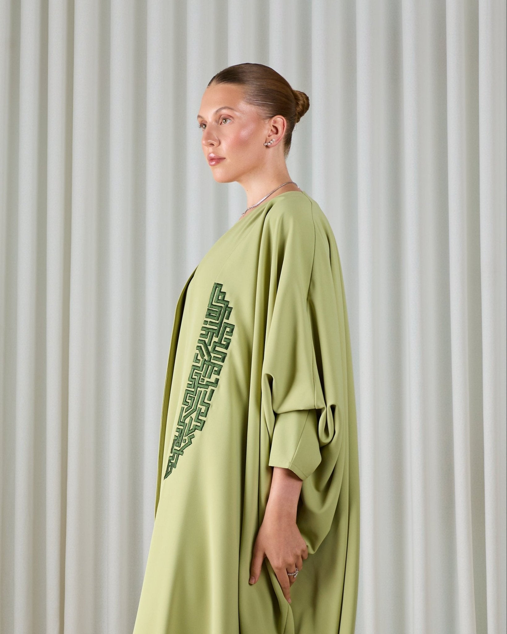 FC 806 ABAYA SET - FOUZ COUTURE - MIRA Y MANO