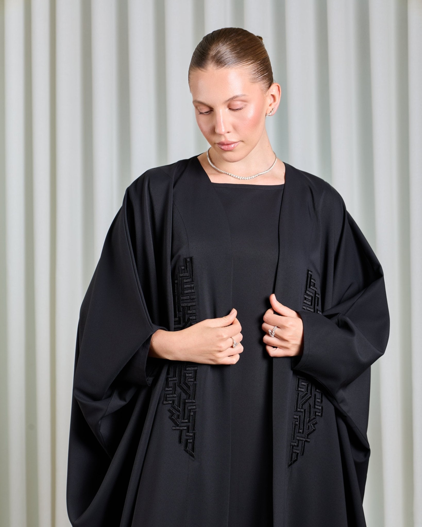 FC 808 ABAYA SET - FOUZ COUTURE - MIRA Y MANO