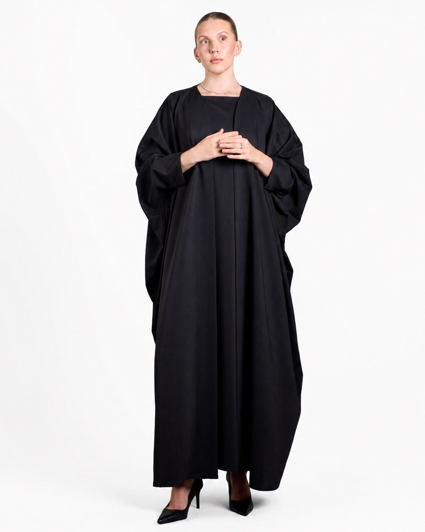 FC 811 – Black Crepe Abaya Set - FOUZ COUTURE - MIRA Y MANO