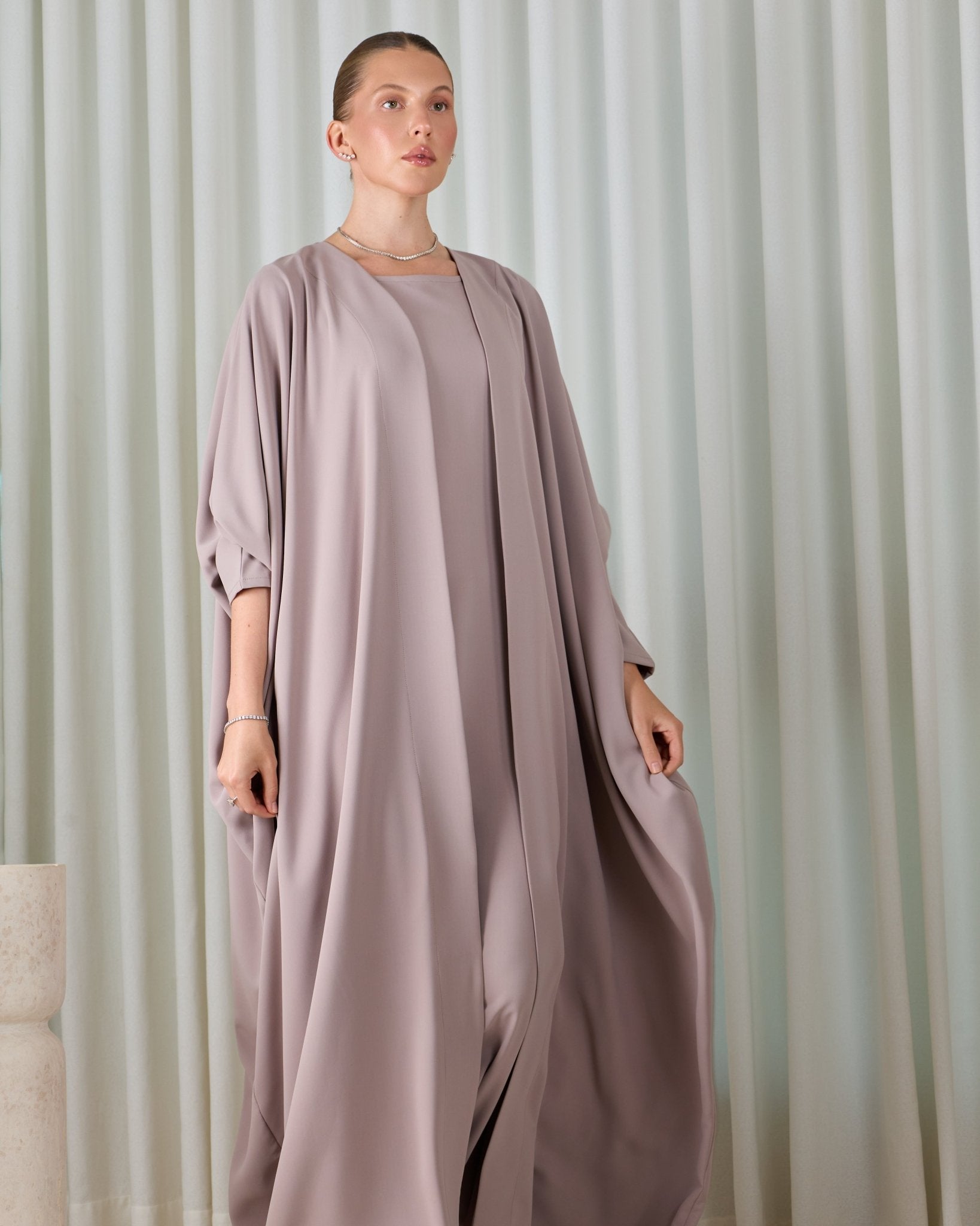 FC 812 ABAYA SET - FOUZ COUTURE - MIRA Y MANO