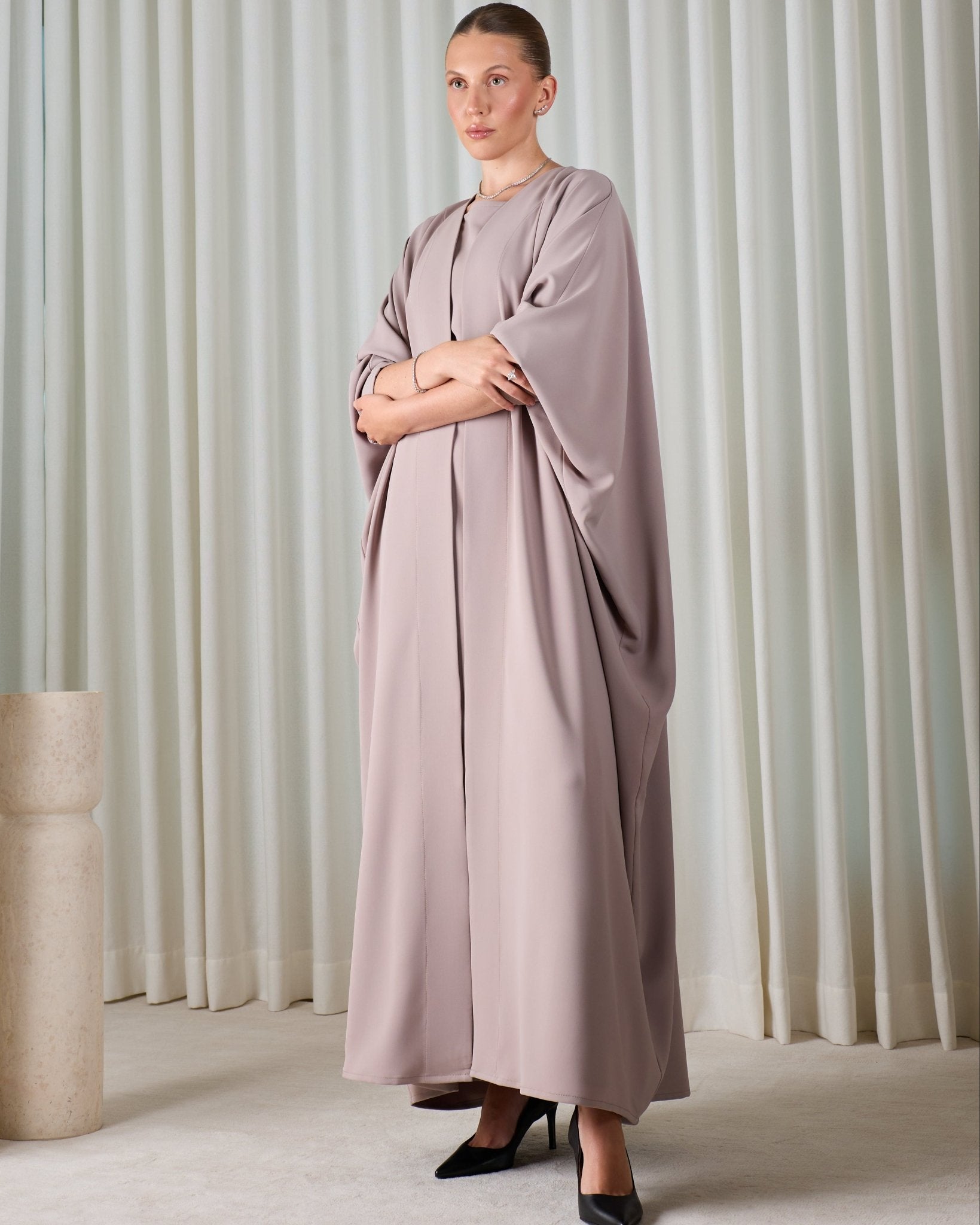 FC 812 ABAYA SET - FOUZ COUTURE - MIRA Y MANO
