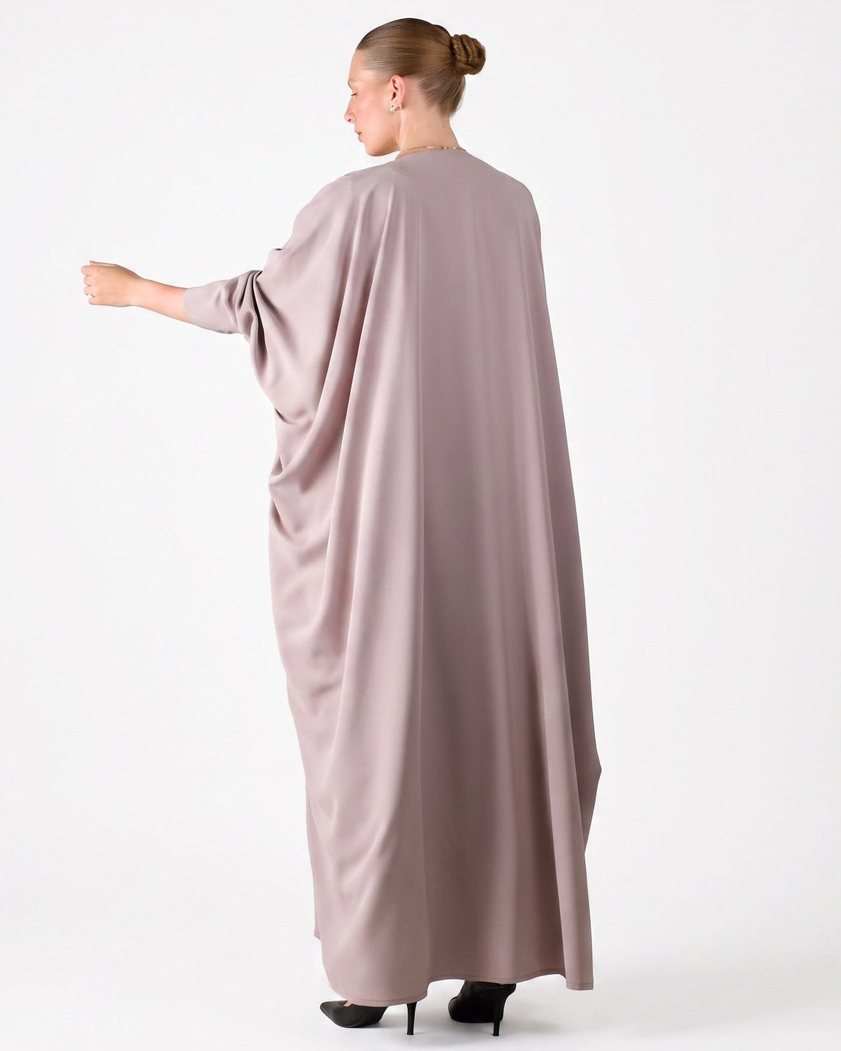 FC 823 – Pink Crepe Abaya Set - FOUZ COUTURE - MIRA Y MANO