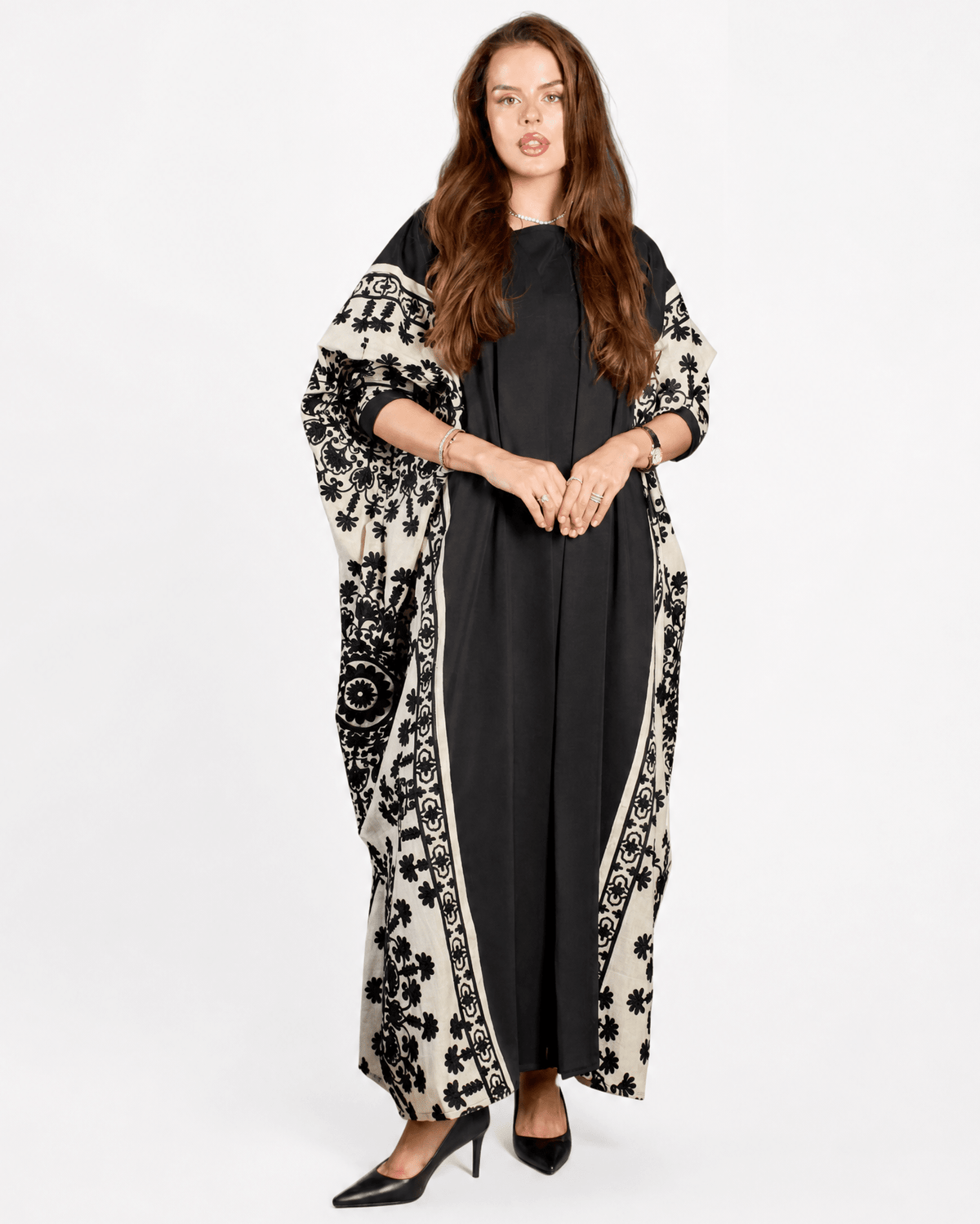 FC 825 – Black Crepe Abaya - FOUZ COUTURE - MIRA Y MANO
