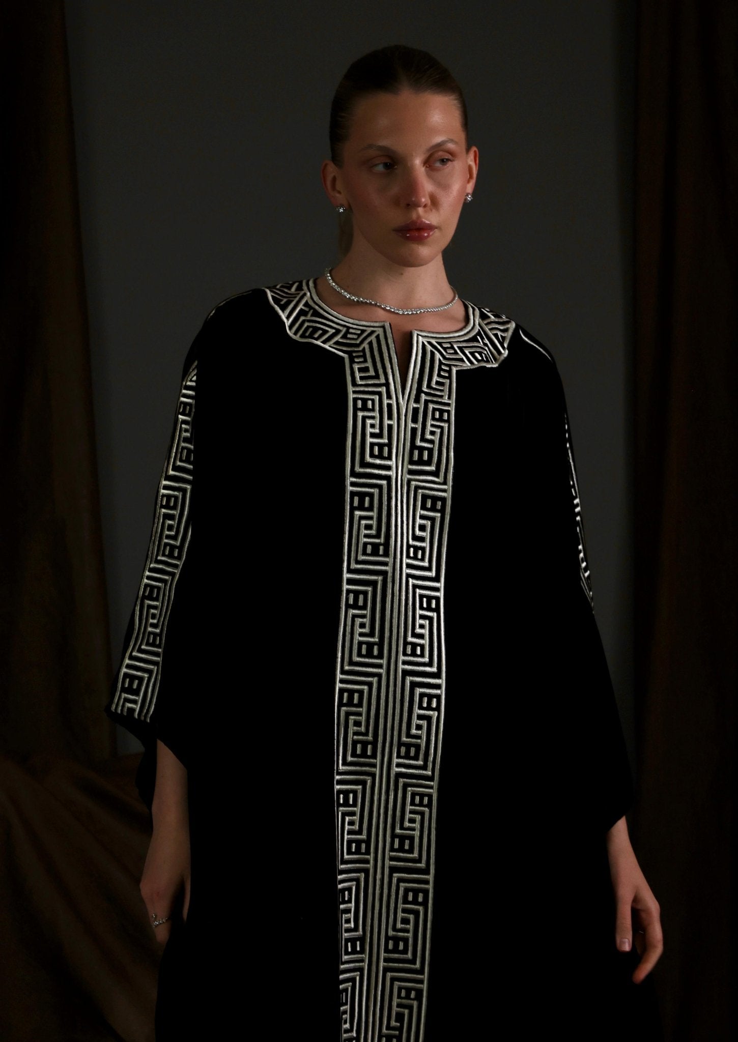 FCK 114 KAFTAN - FOUZ COUTURE - MIRA Y MANO