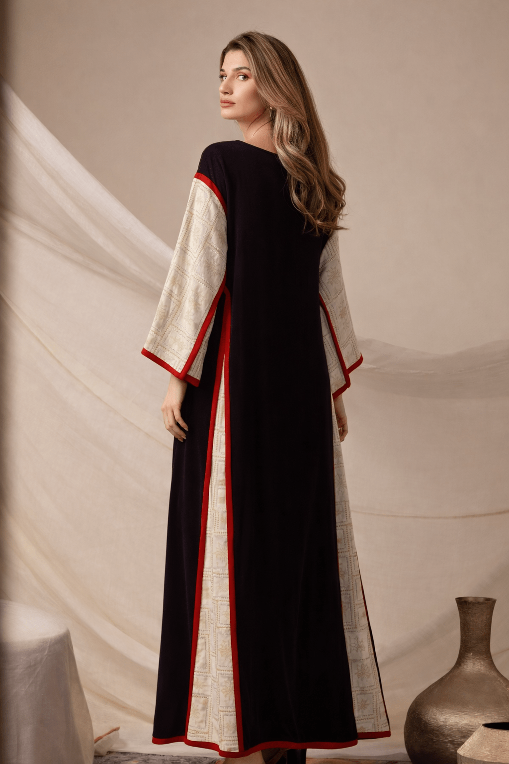 FCK 136 KAFTAN - FOUZ COUTURE - MIRA Y MANO