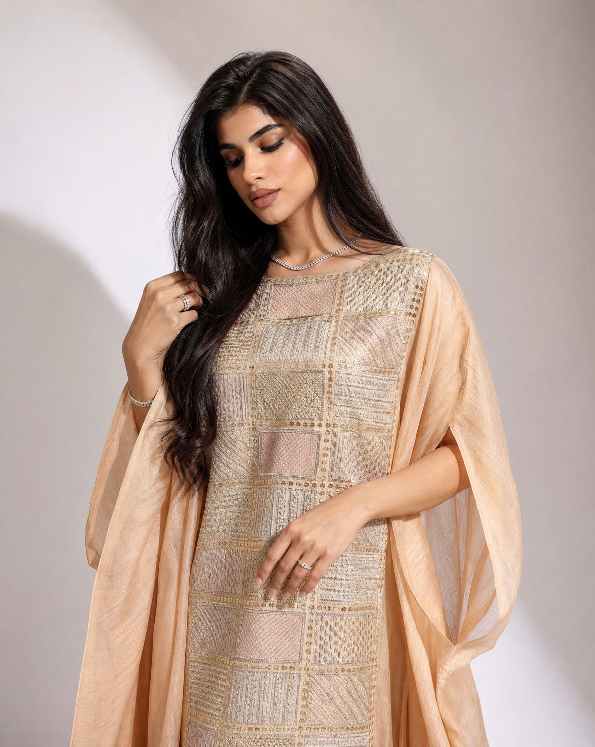 FCK 157 KAFTAN - MIRA Y MANO
