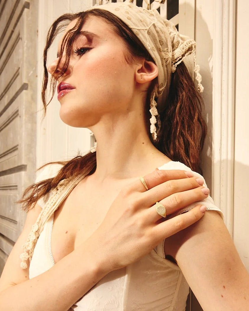Pave Dainty Gold Ring - GHALIA - MIRA Y MANO