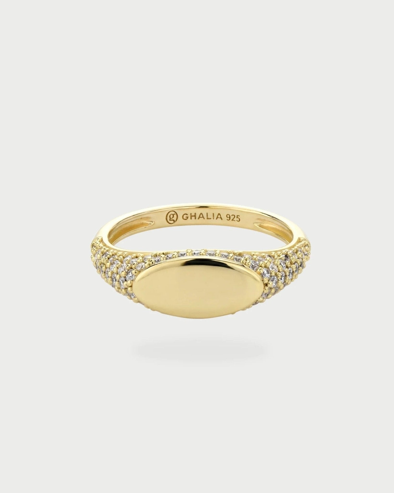 Pave Initial Gold Ring - GHALIA - MIRA Y MANO