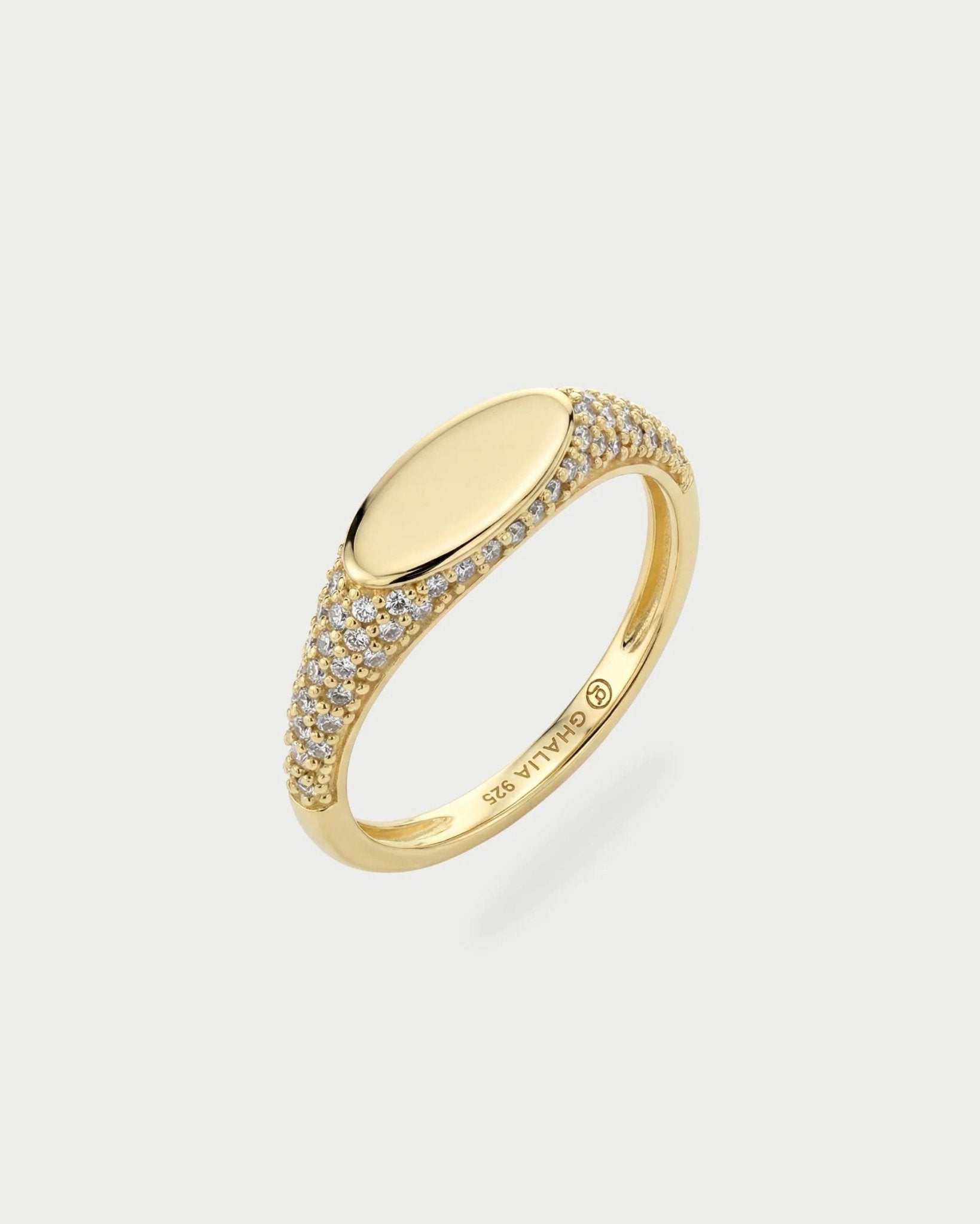 Pave Initial Gold Ring - GHALIA - MIRA Y MANO