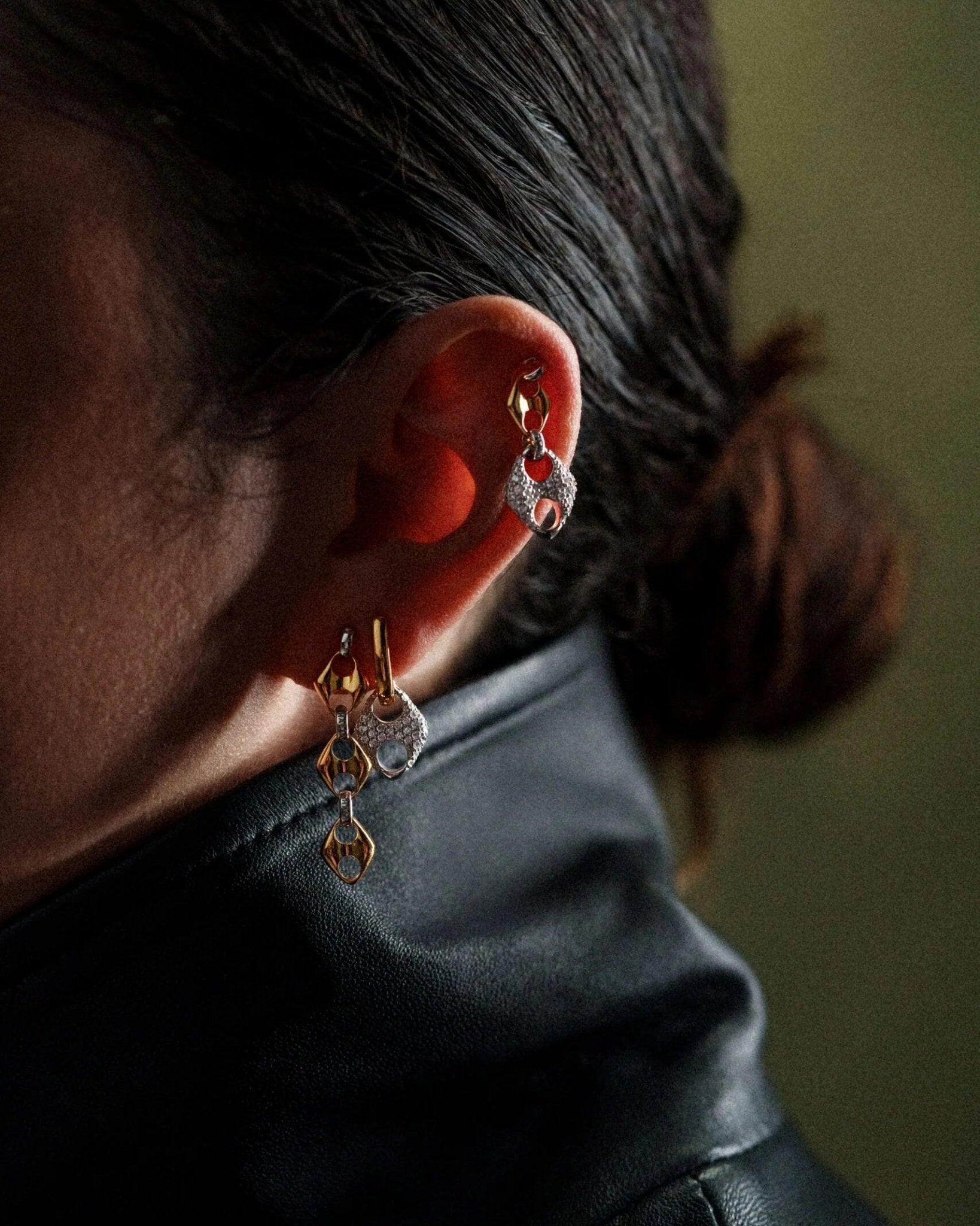TRIPLE INFINITY LOOPS – Gold Earring - GHALIA - MIRA Y MANO
