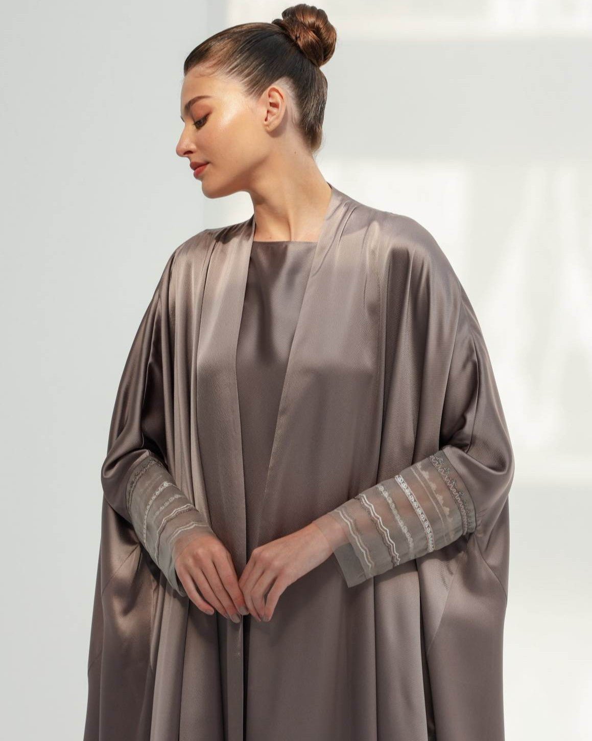 G218-M - Gray Silk Abaya Set - GUL - MIRA Y MANO