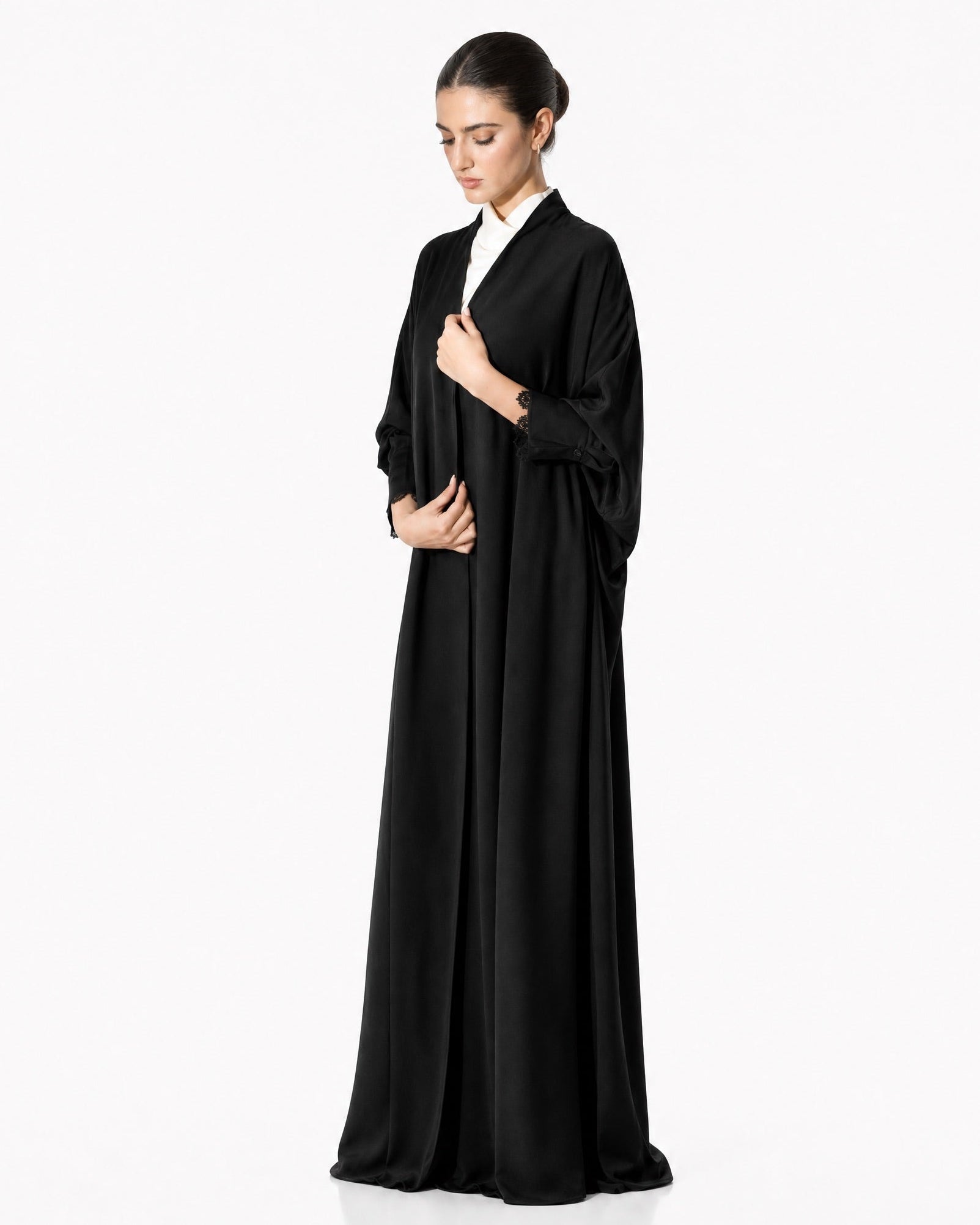 G224-BLK – Black Crepe Abaya - GUL - MIRA Y MANO