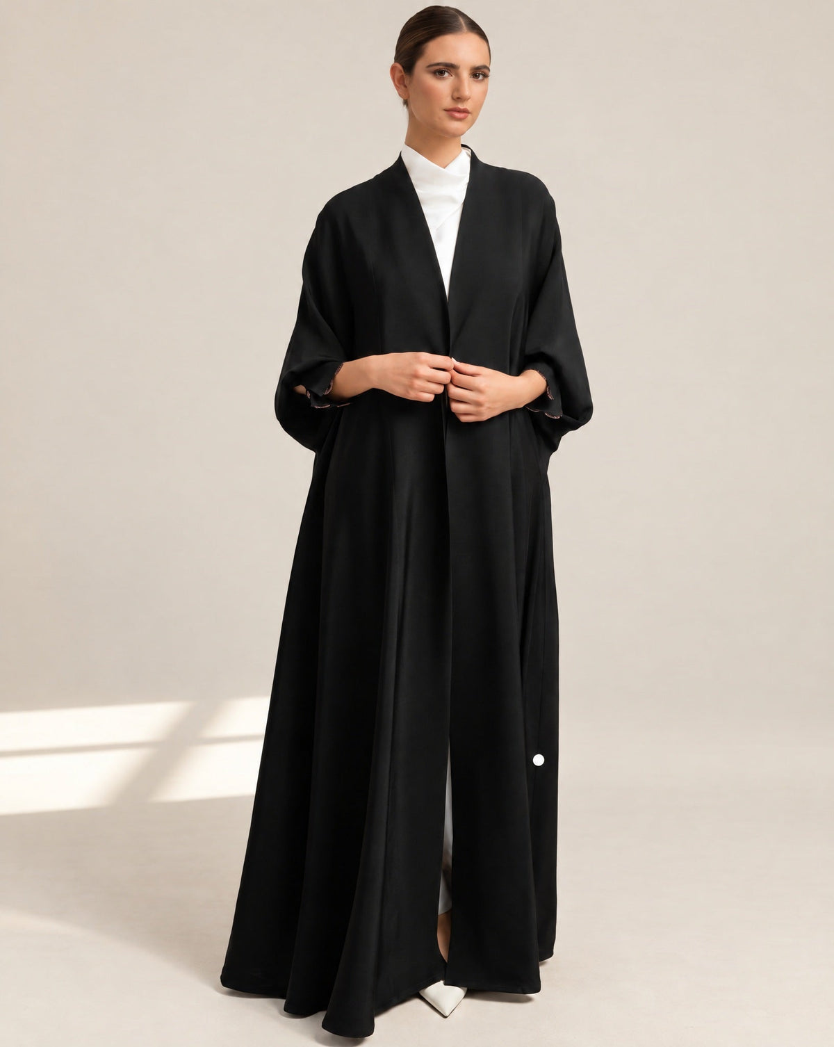 G224-BLK – Black Crepe Abaya - GUL - MIRA Y MANO