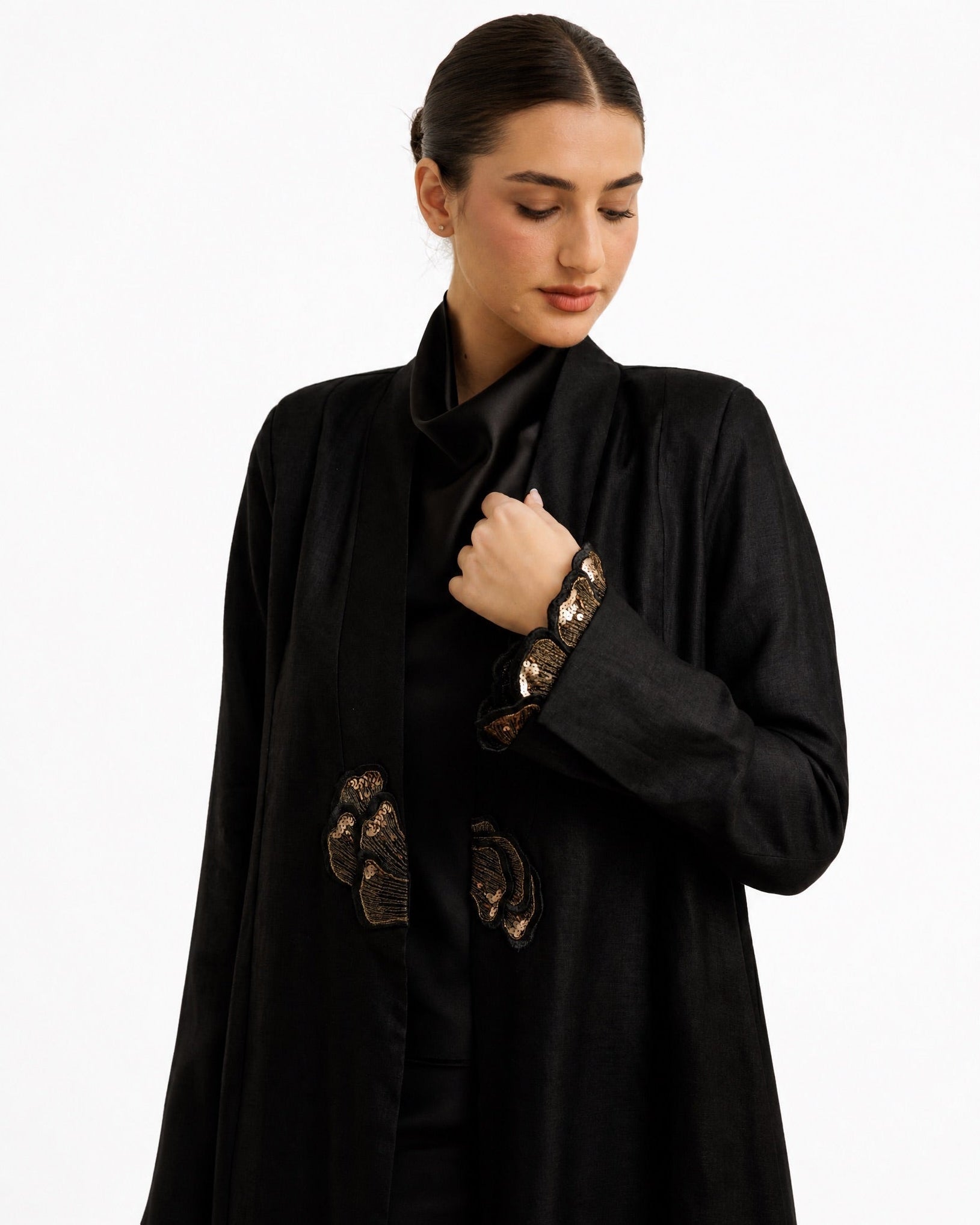 G244 - BLK - Black Crepe Abaya - GUL - MIRA Y MANO