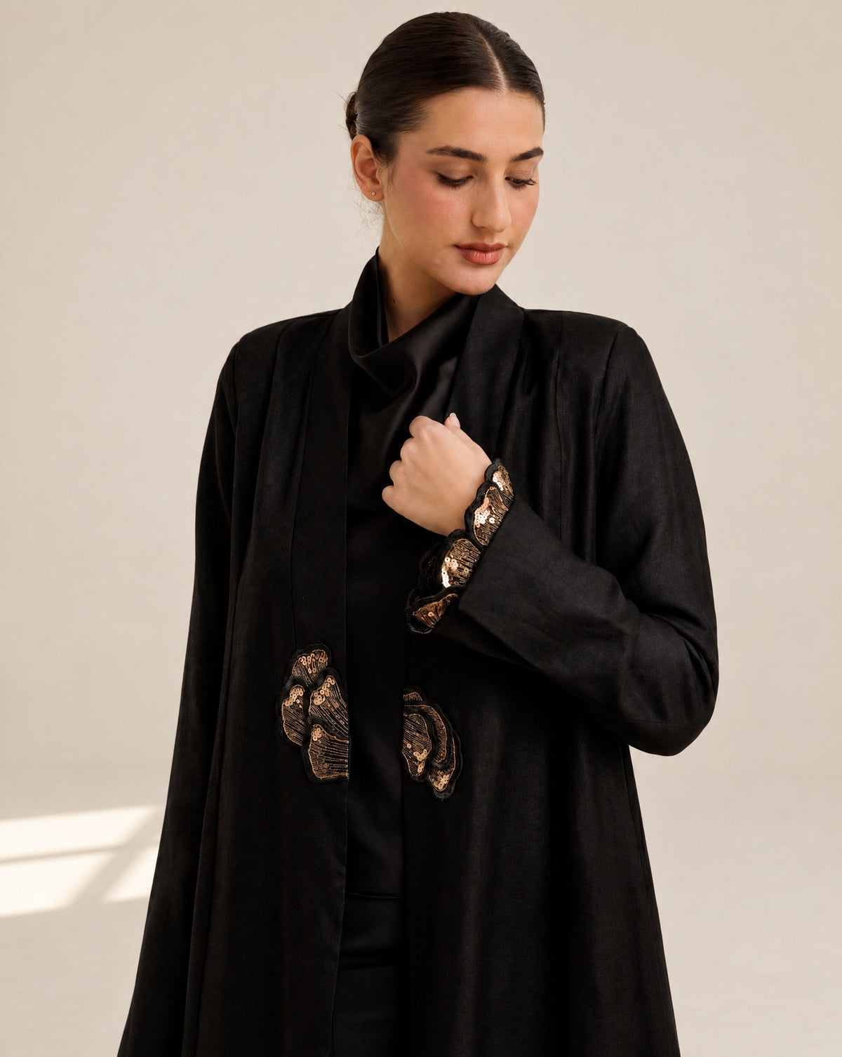 G244-BLK – Black Crepe Abaya - GUL - MIRA Y MANO