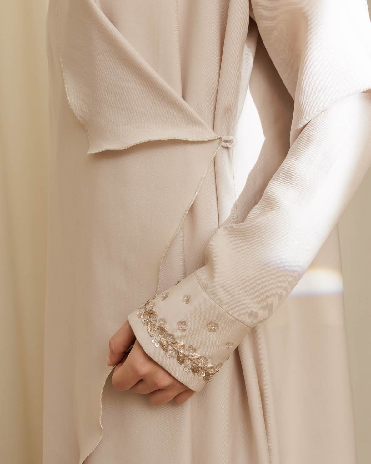 G247-SB ABAYA - GUL - MIRA Y MANO