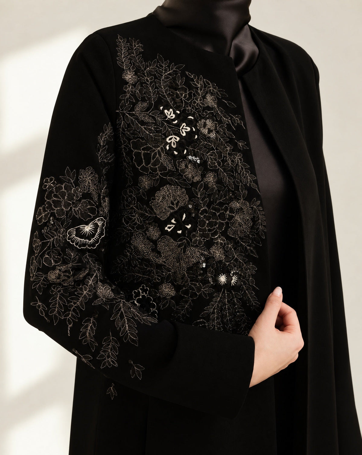G250 – Black Crepe Abaya - GUL - MIRA Y MANO