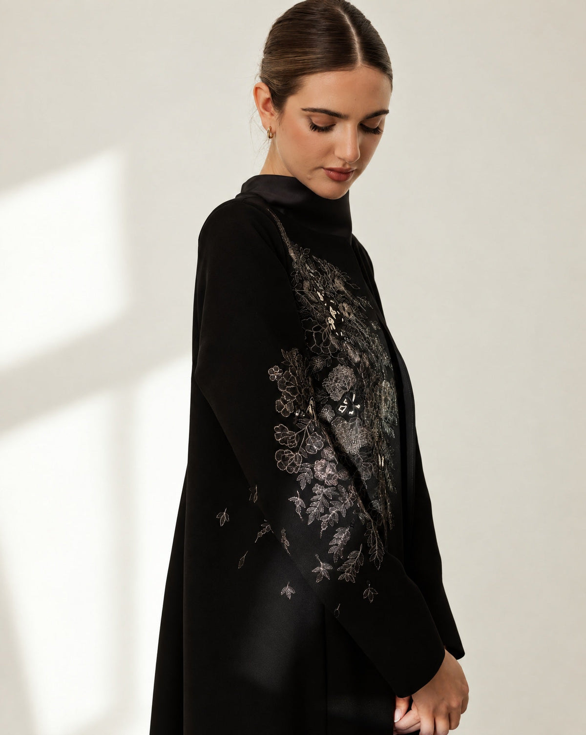G250 – Black Crepe Abaya - GUL - MIRA Y MANO