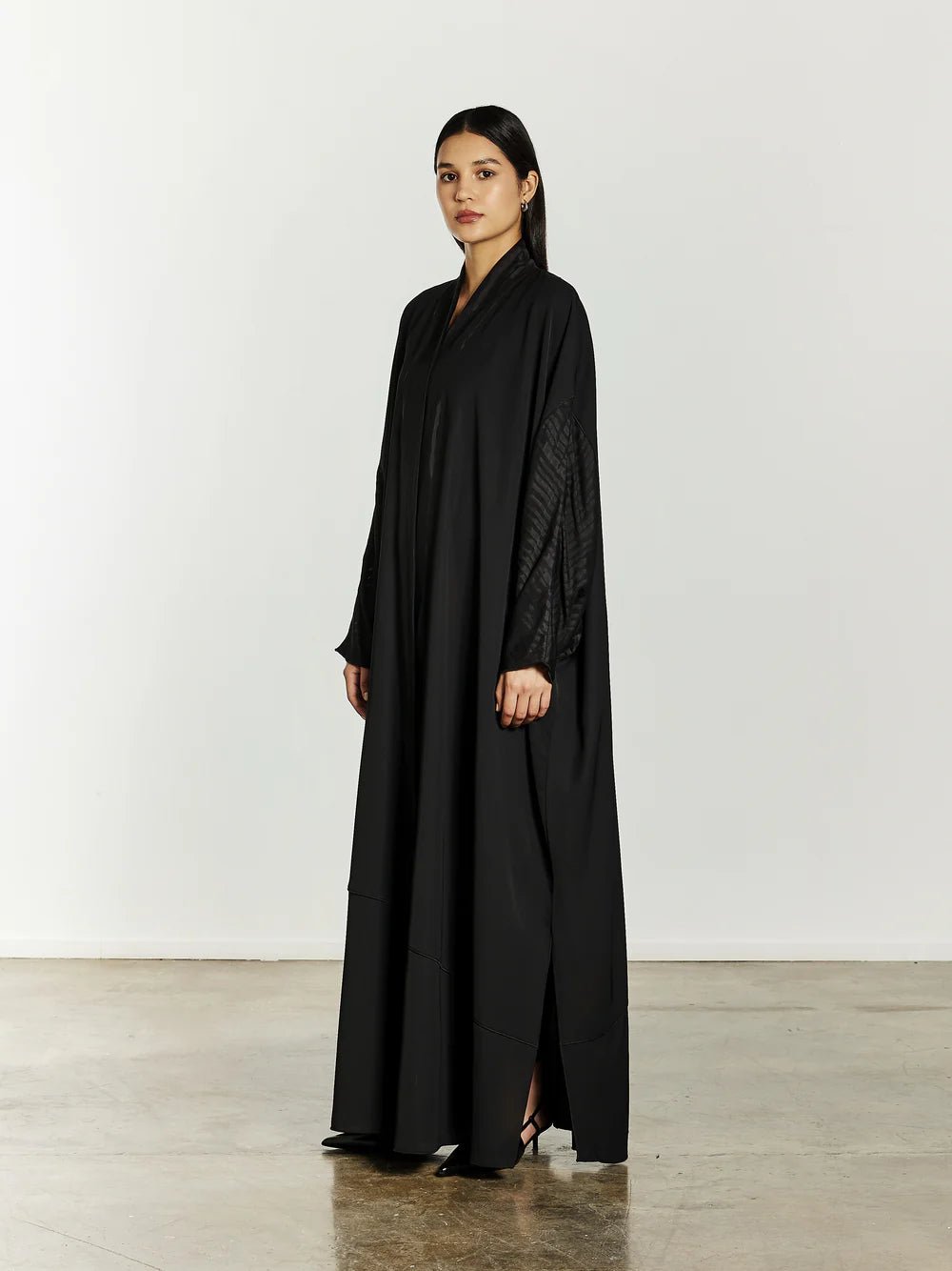 BARE FORM ABAYA - HAMADIS - MIRA Y MANO