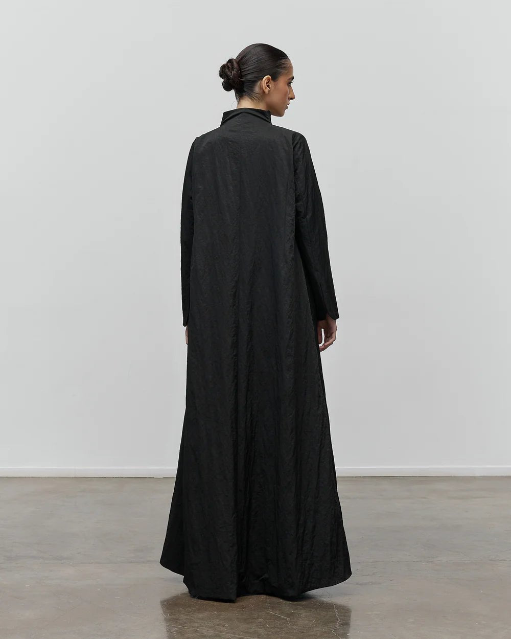 HIDDEN STRENGTH ABAYA - HAMADIS - MIRA Y MANO