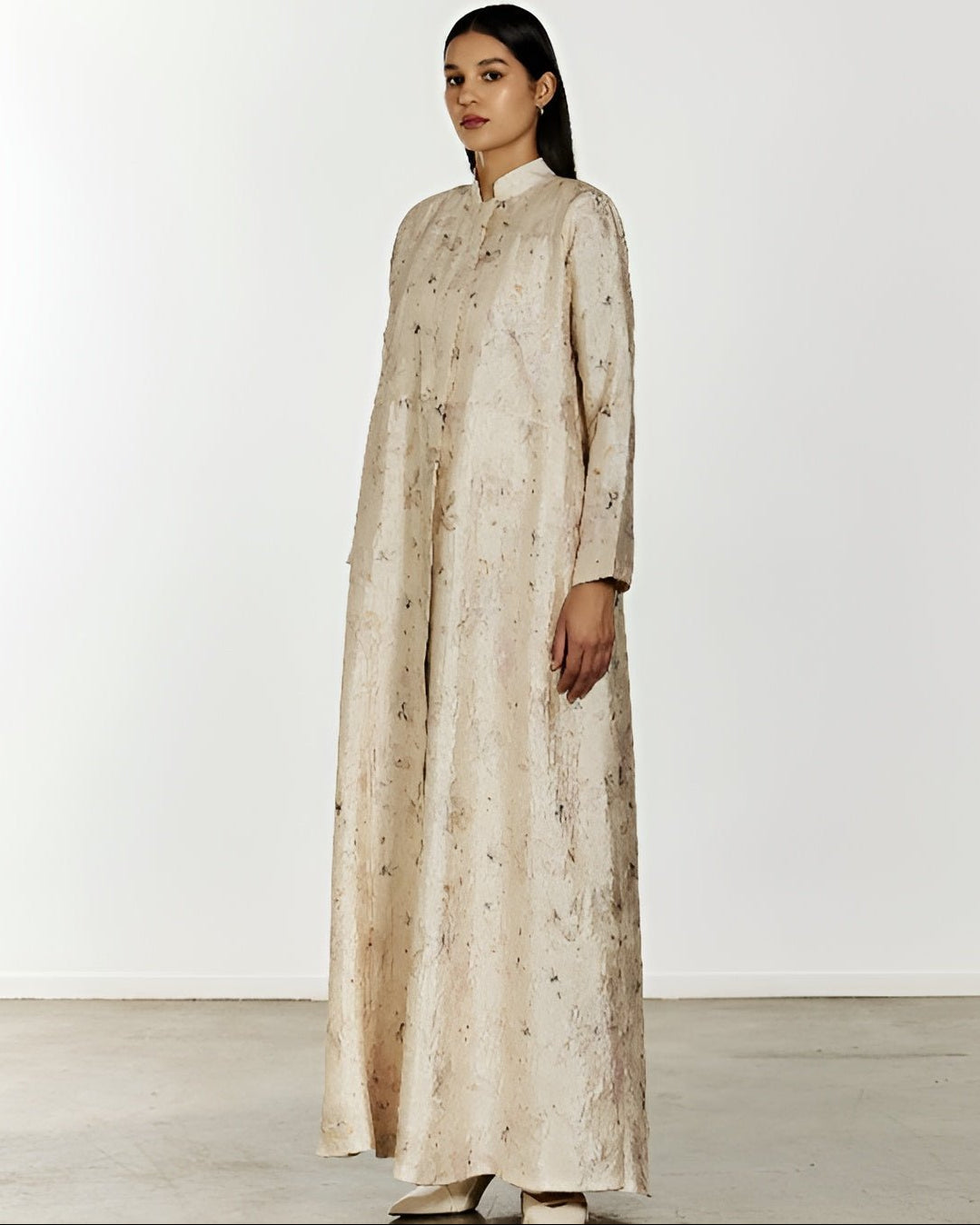 QUIET BLOOM ABAYA - HAMADIS - MIRA Y MANO