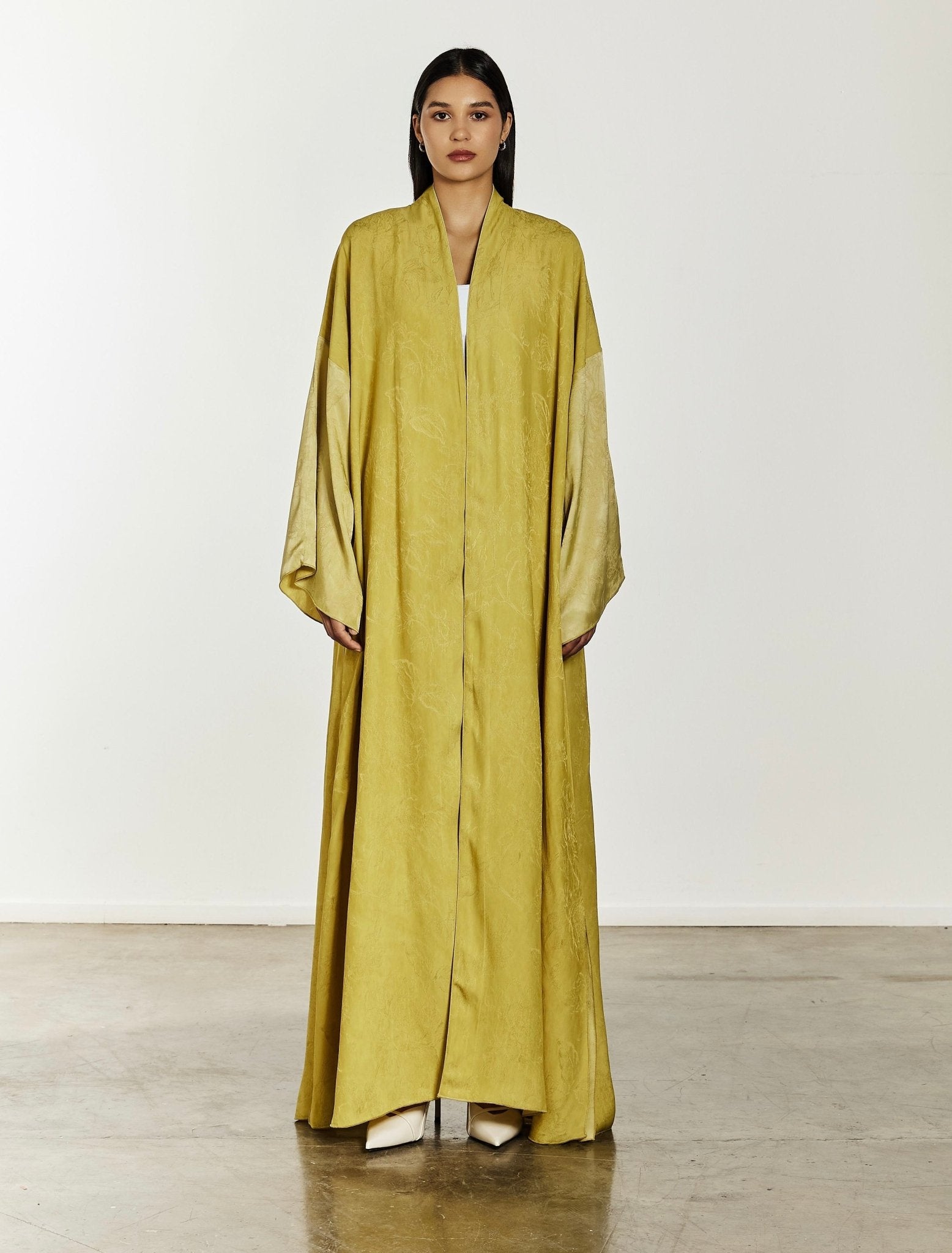 SOFT BEGINNING ABAYA - HAMADIS - MIRA Y MANO