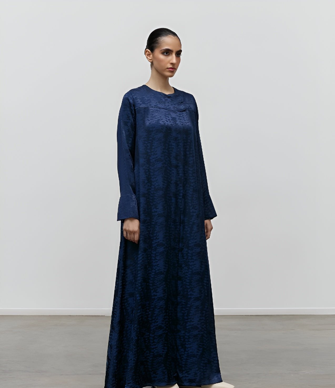 THE HOLD ABAYA - HAMADIS - MIRA Y MANO