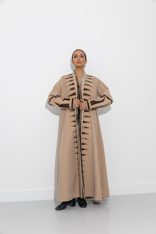 WHRL - 01 - BE ABAYA - HUROF - MIRA Y MANO