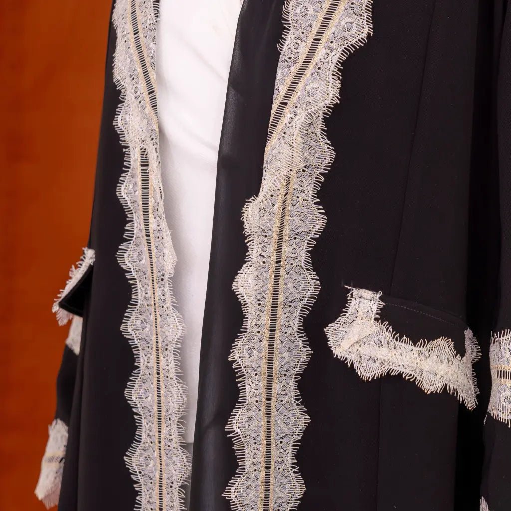 PA 261A ABAYA - IBTESAM ALANSARI - MIRA Y MANO