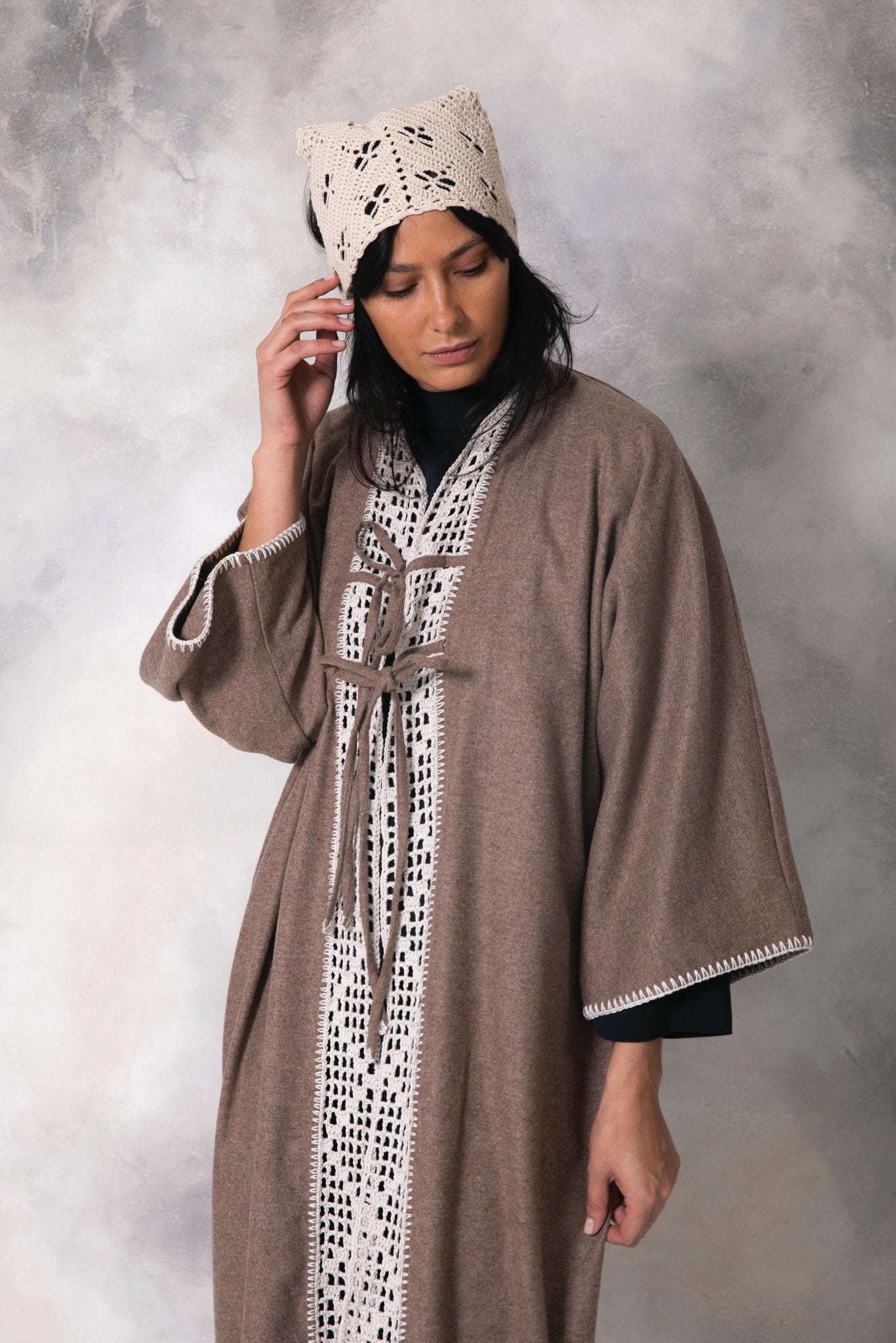 F206 ABAYA - JAMELOO - MIRA Y MANO
