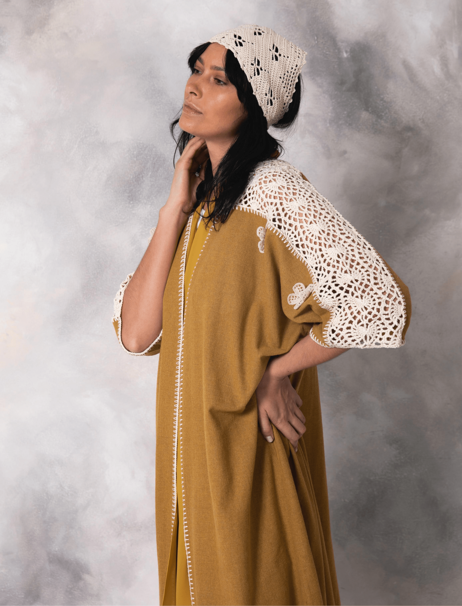 F209 ABAYA - JAMELOO - MIRA Y MANO