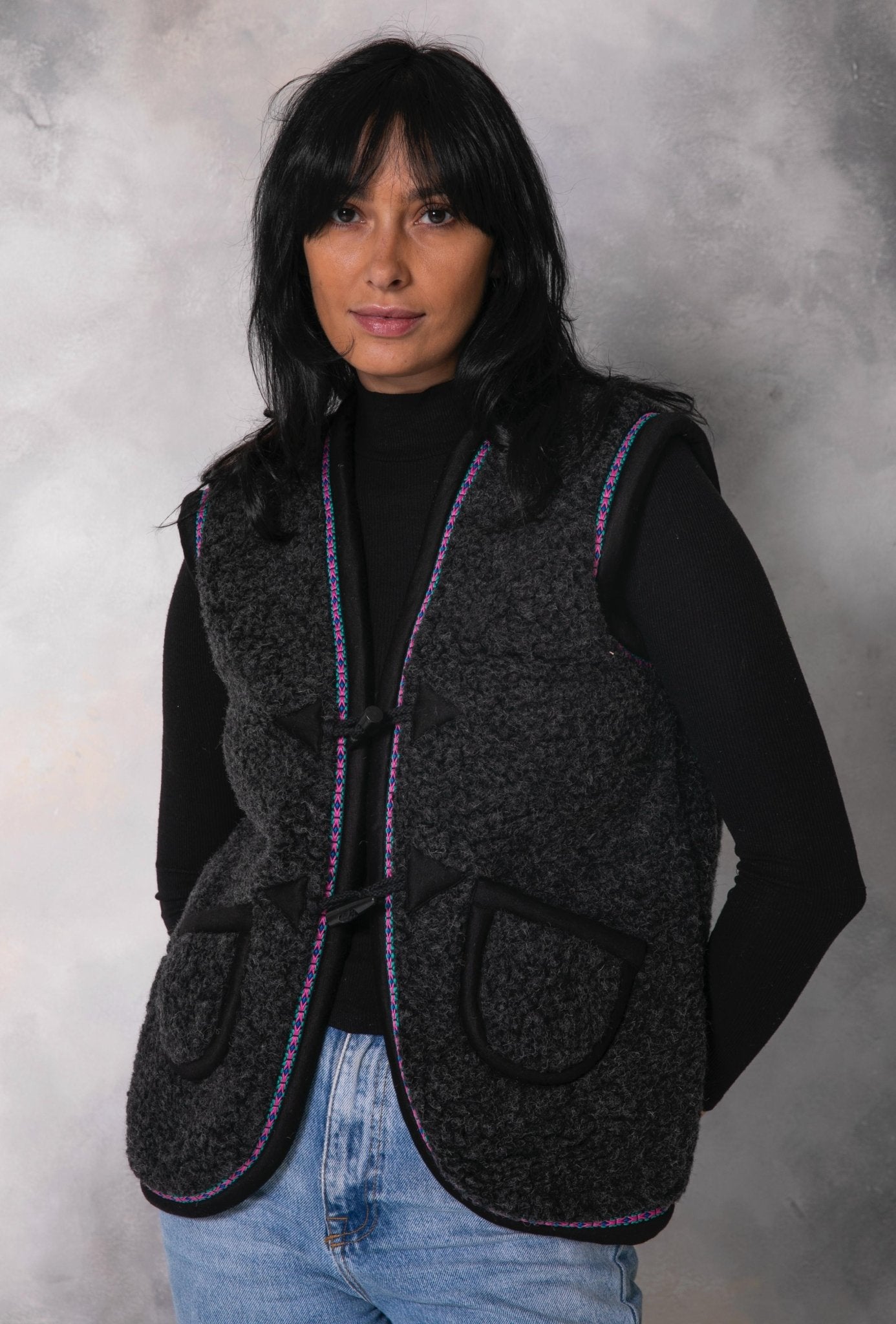 WV - B VEST - JAMELOO - MIRA Y MANO