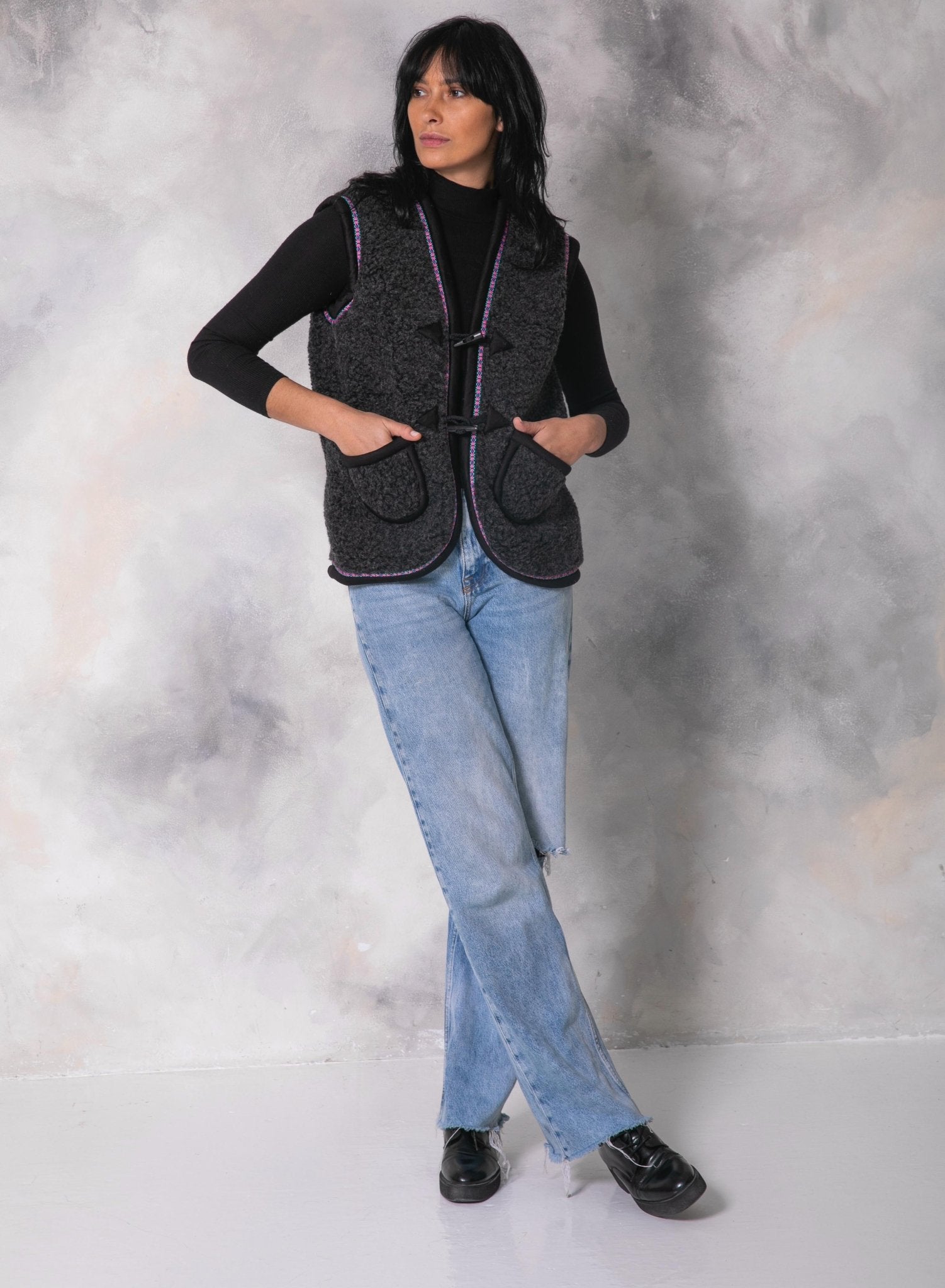 WV - B VEST - JAMELOO - MIRA Y MANO