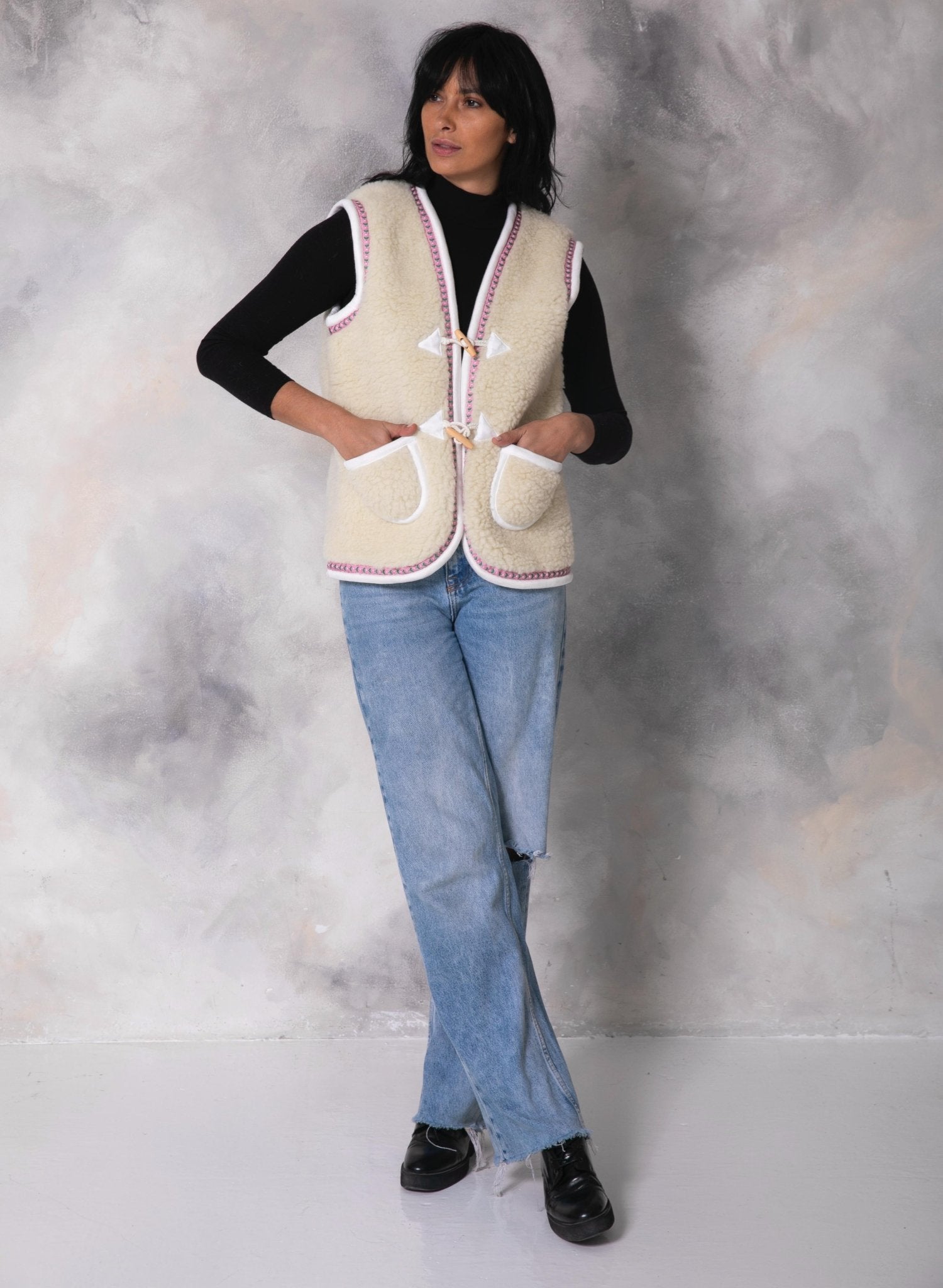 WV - W VEST - JAMELOO - MIRA Y MANO