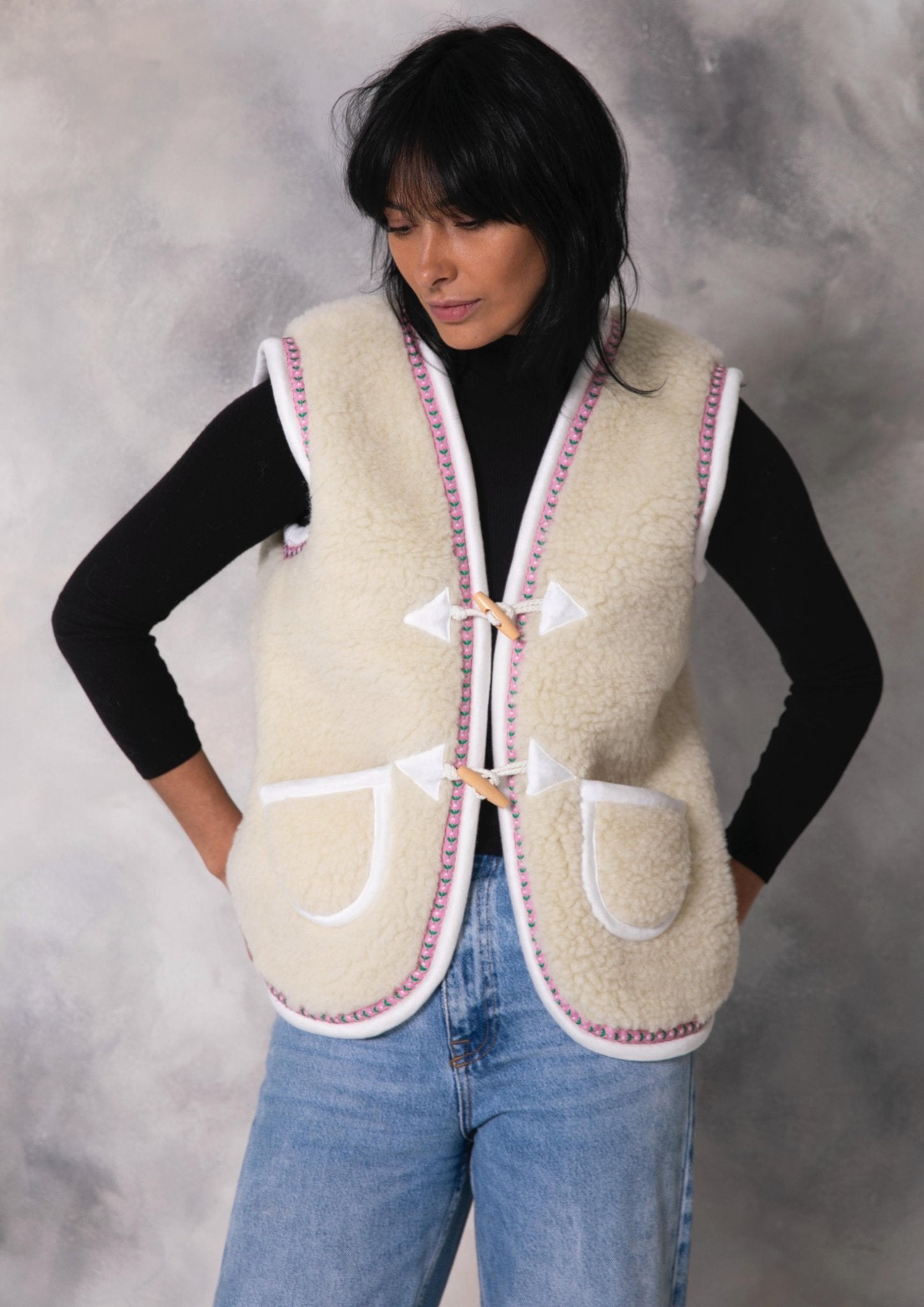 WV - W VEST - JAMELOO - MIRA Y MANO