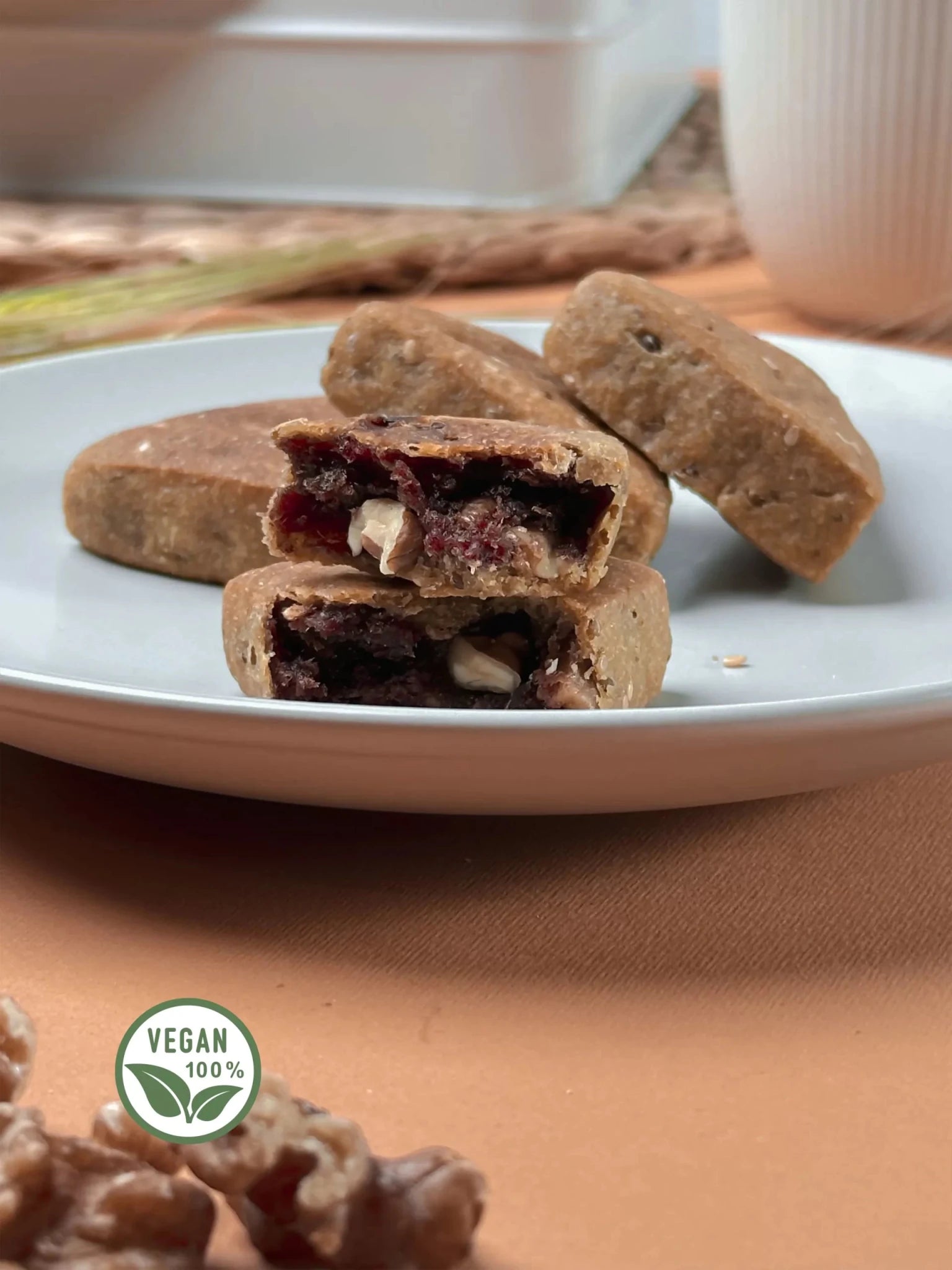 KAEK AJWA WITH WALNUTS - KAEK BLADY - MIRA Y MANO