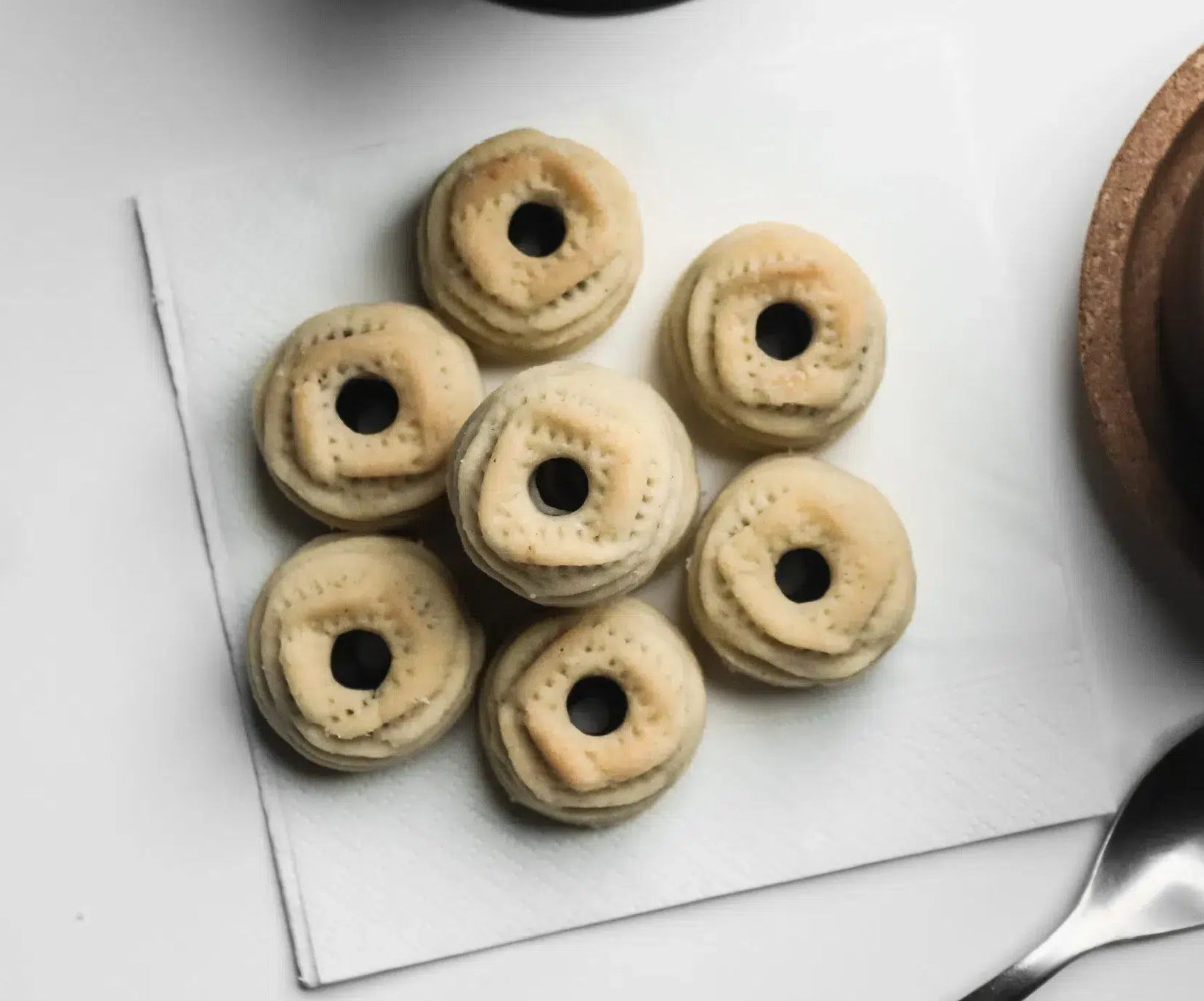 KAEK SEMOLINA WITH DATES - KAEK BLADY - MIRA Y MANO