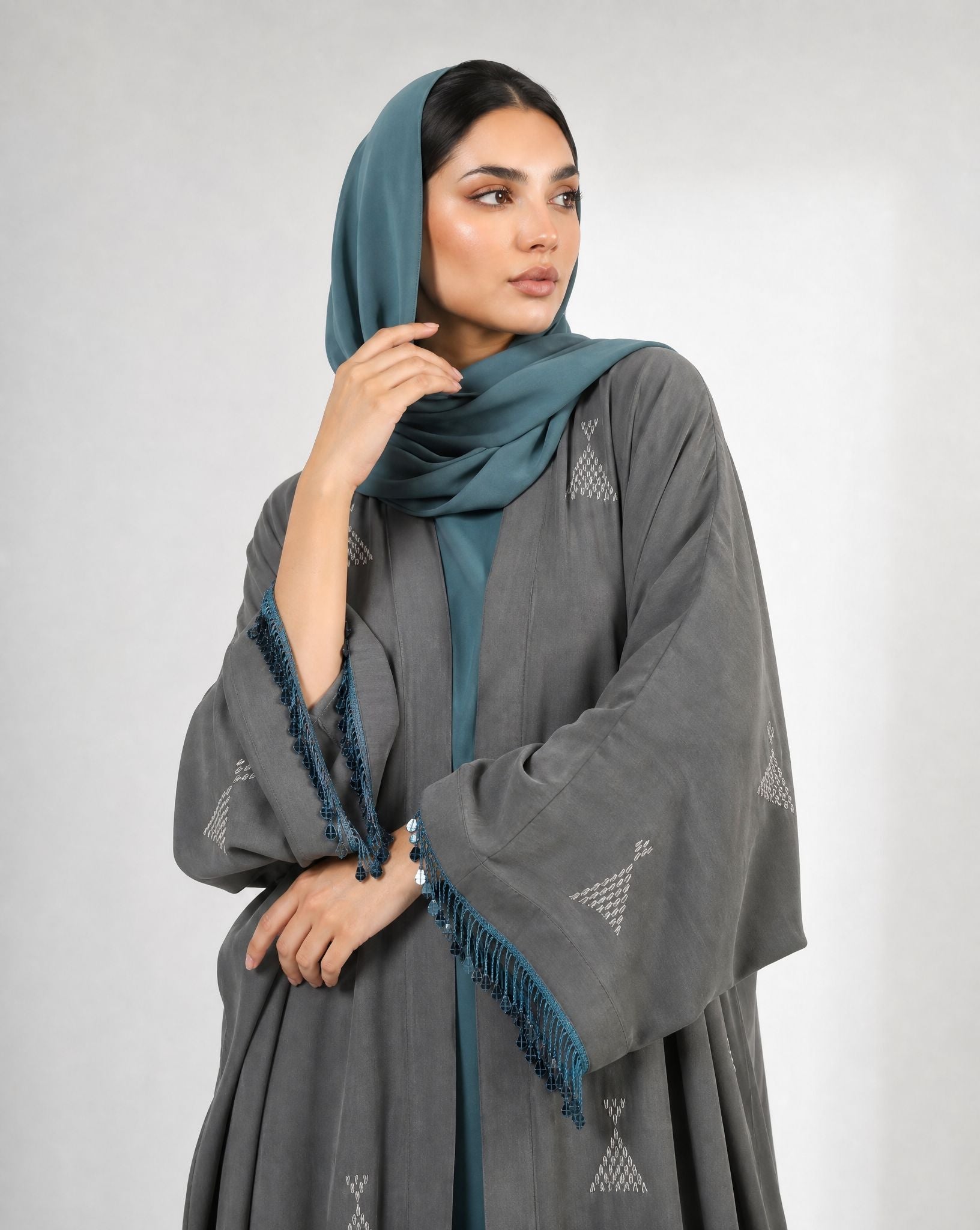 M0839 ABAYA - KERTA COLLECTION - MIRA Y MANO