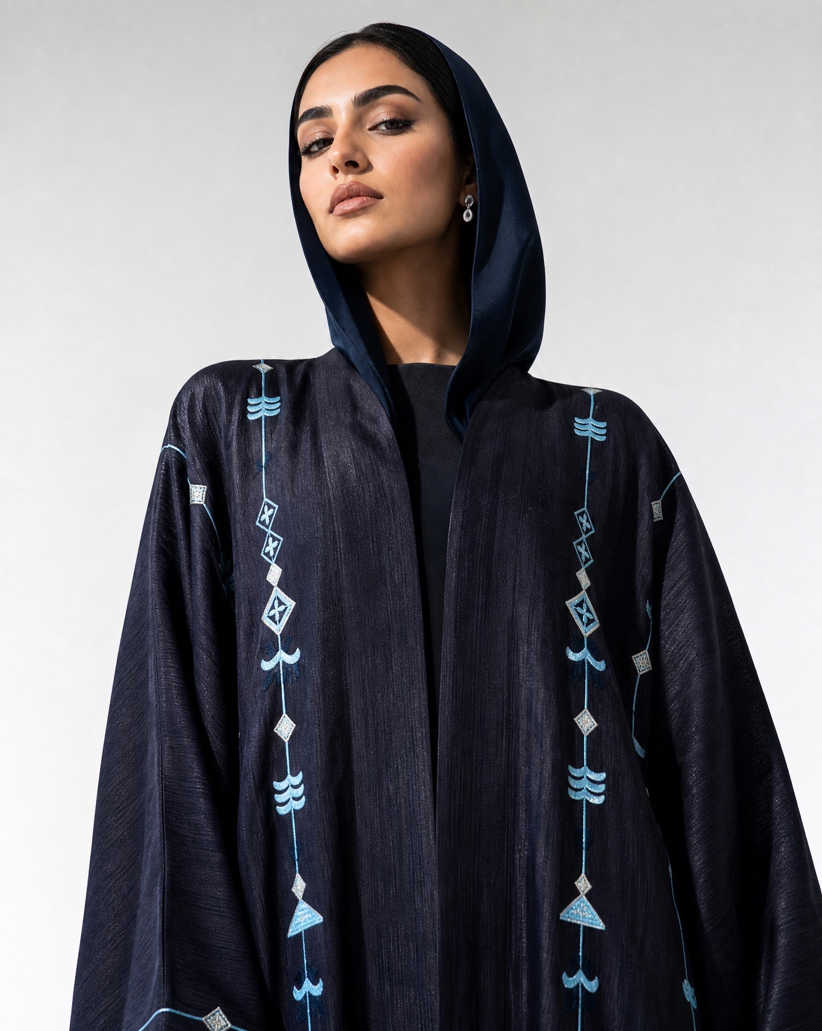 M0859 – Midnight Blue Silk Abaya - KERTA COLLECTION - MIRA Y MANO