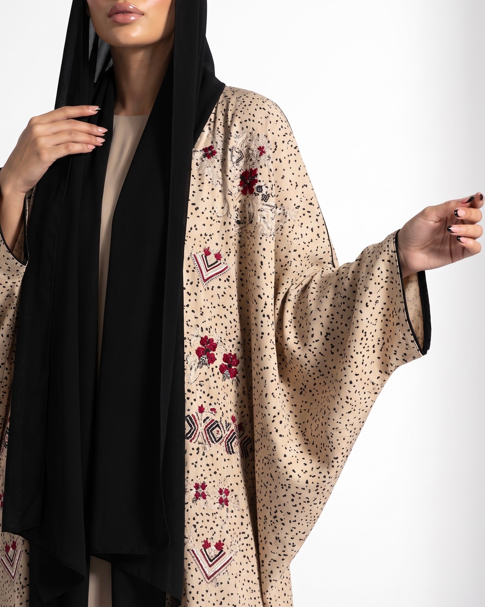 M0897 - Beige Cotton Abaya - KERTA COLLECTION - MIRA Y MANO